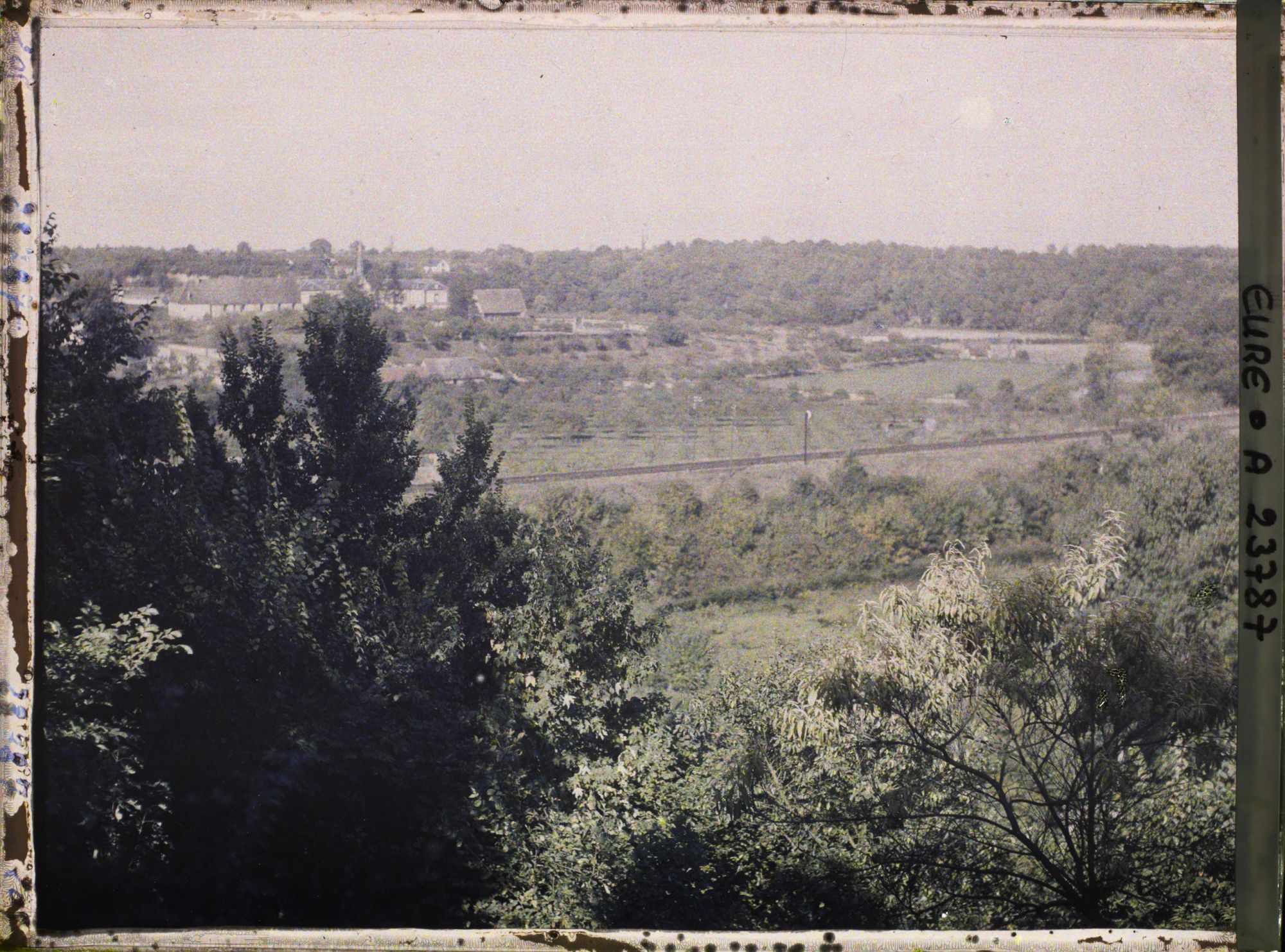 Image représentant Vue prise de la terrasse de l'Hôtel de Ville vers le nord-est