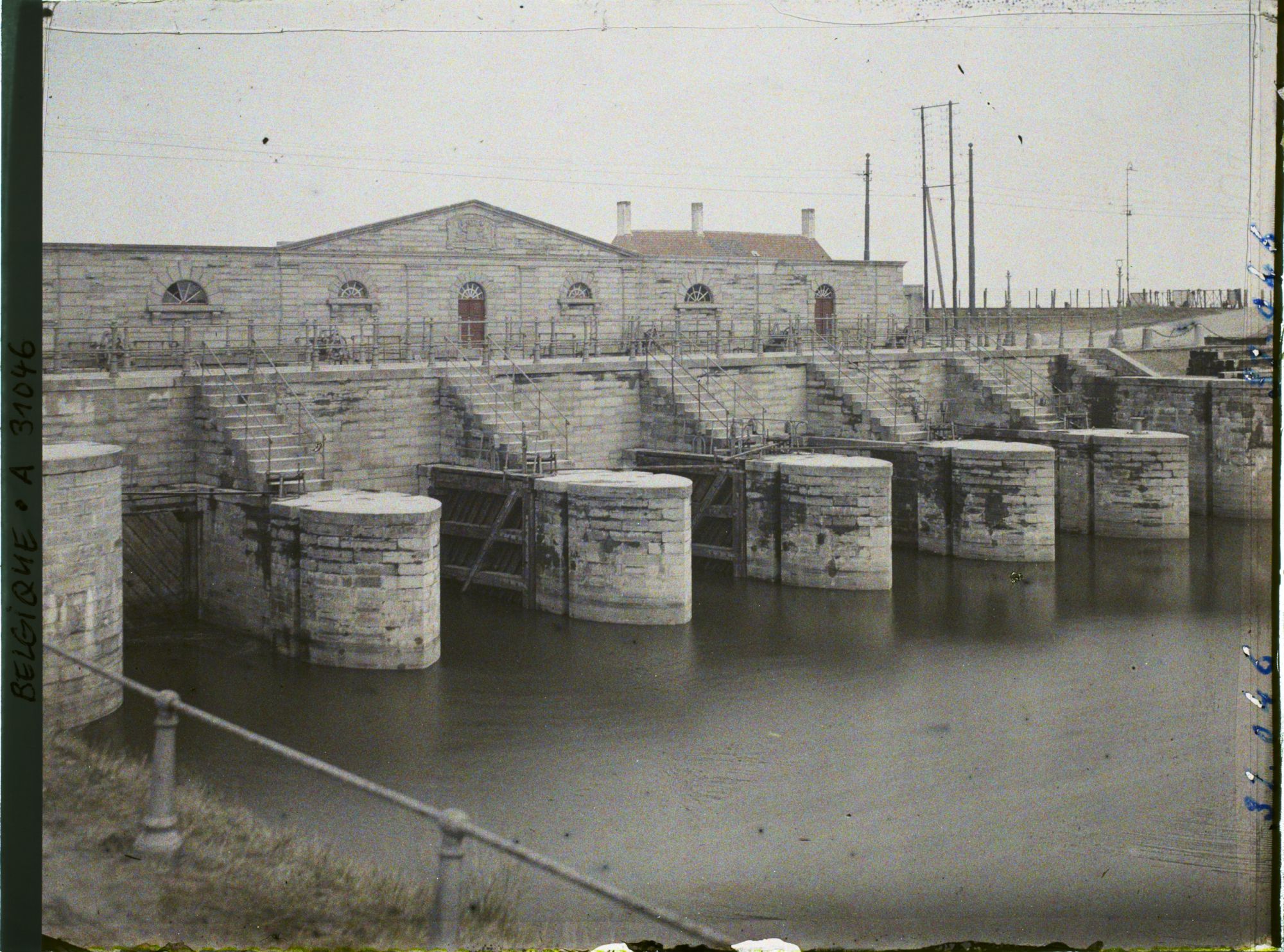 Image représentant Belgique, Zeebrugge, Ecluses du Canal de dérivation de la Lys