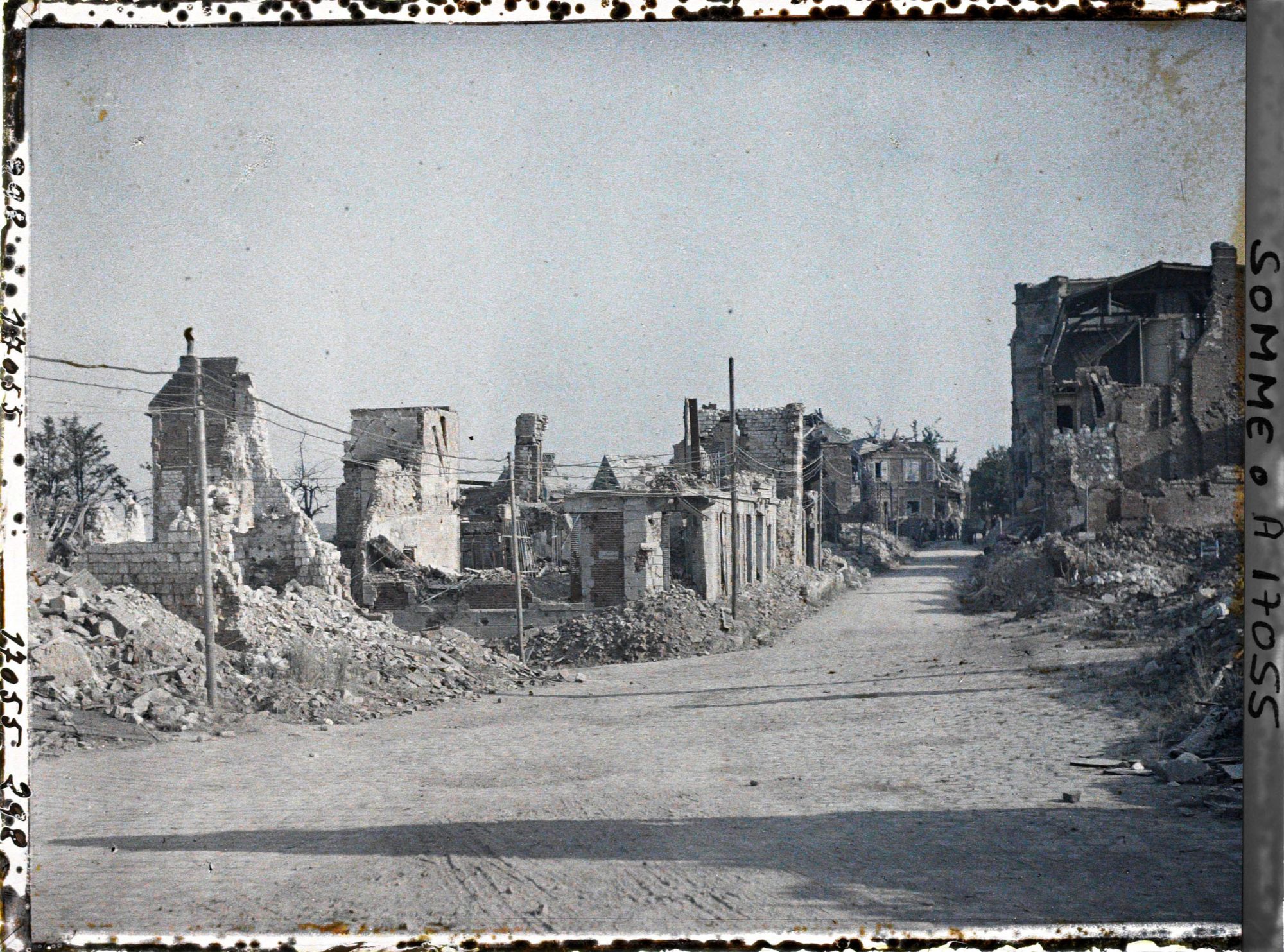Image représentant France, Montdidier, Rue St Pierre Coté gauche