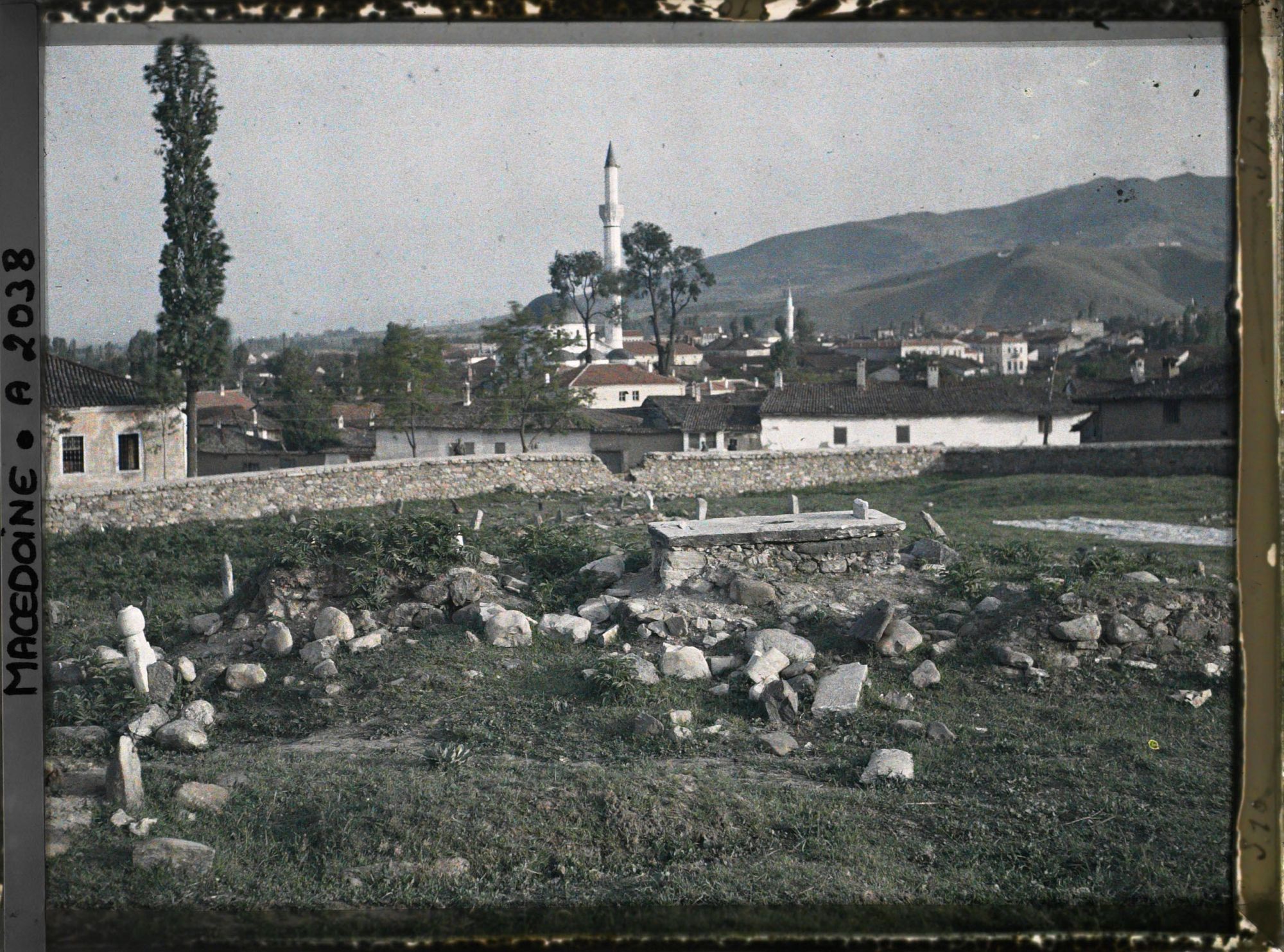 Image représentant Vue sur la ville prise du cimetière turc
