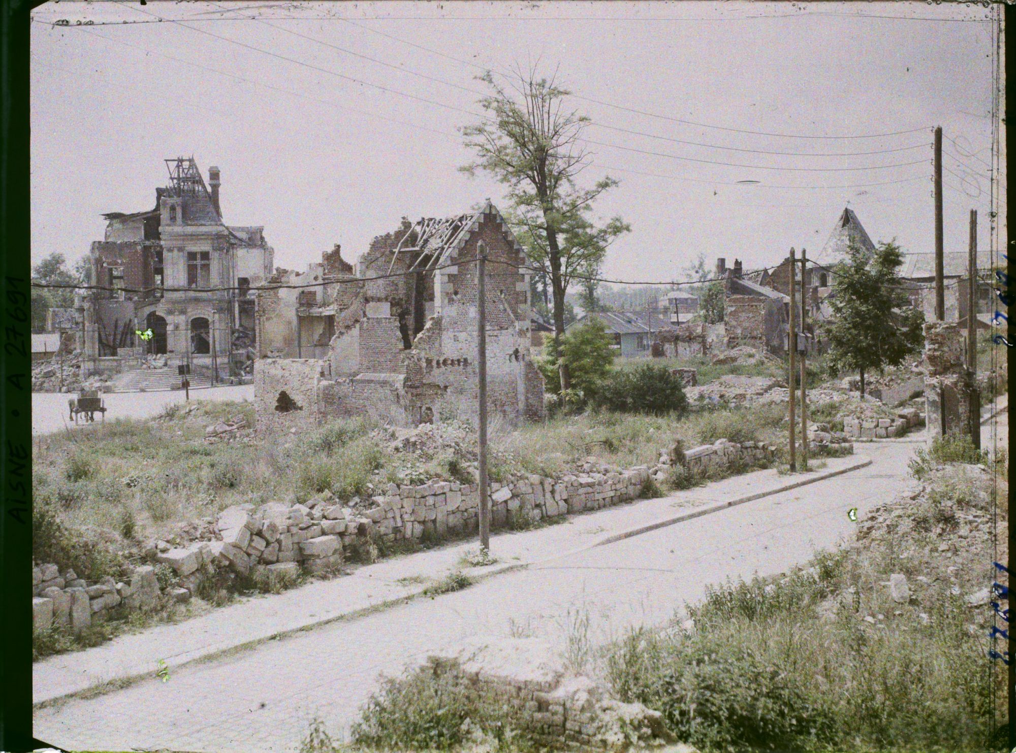 Image représentant France, Chauny, Vue générale des ruines du Centre de la Ville