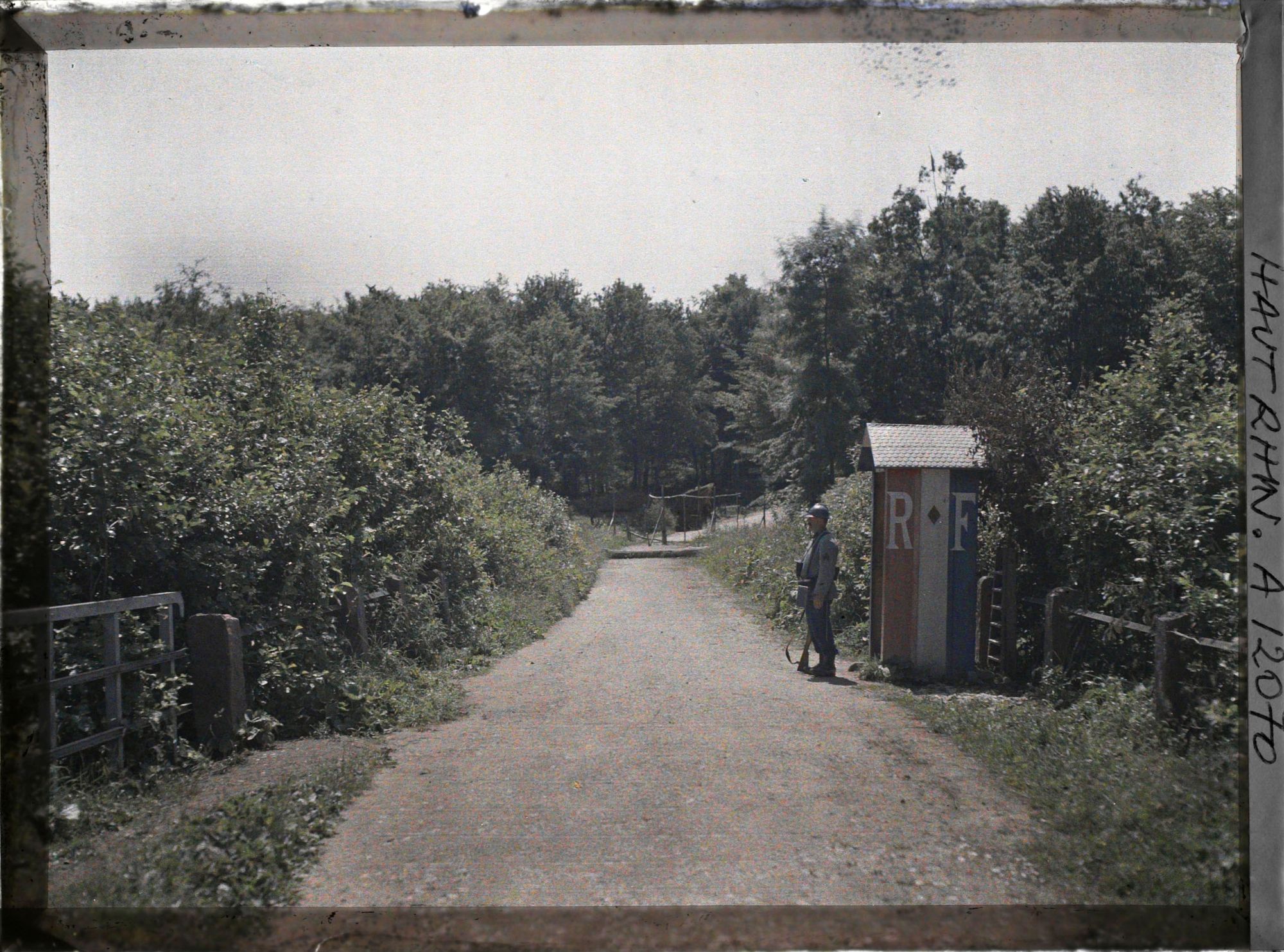 Image représentant A la frontière suisse