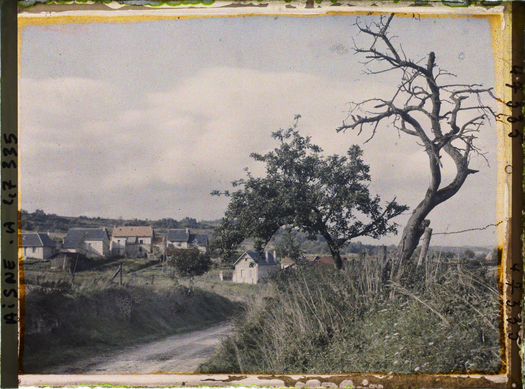 Image représentant France, Celles s/Aisne, Un coin du Village