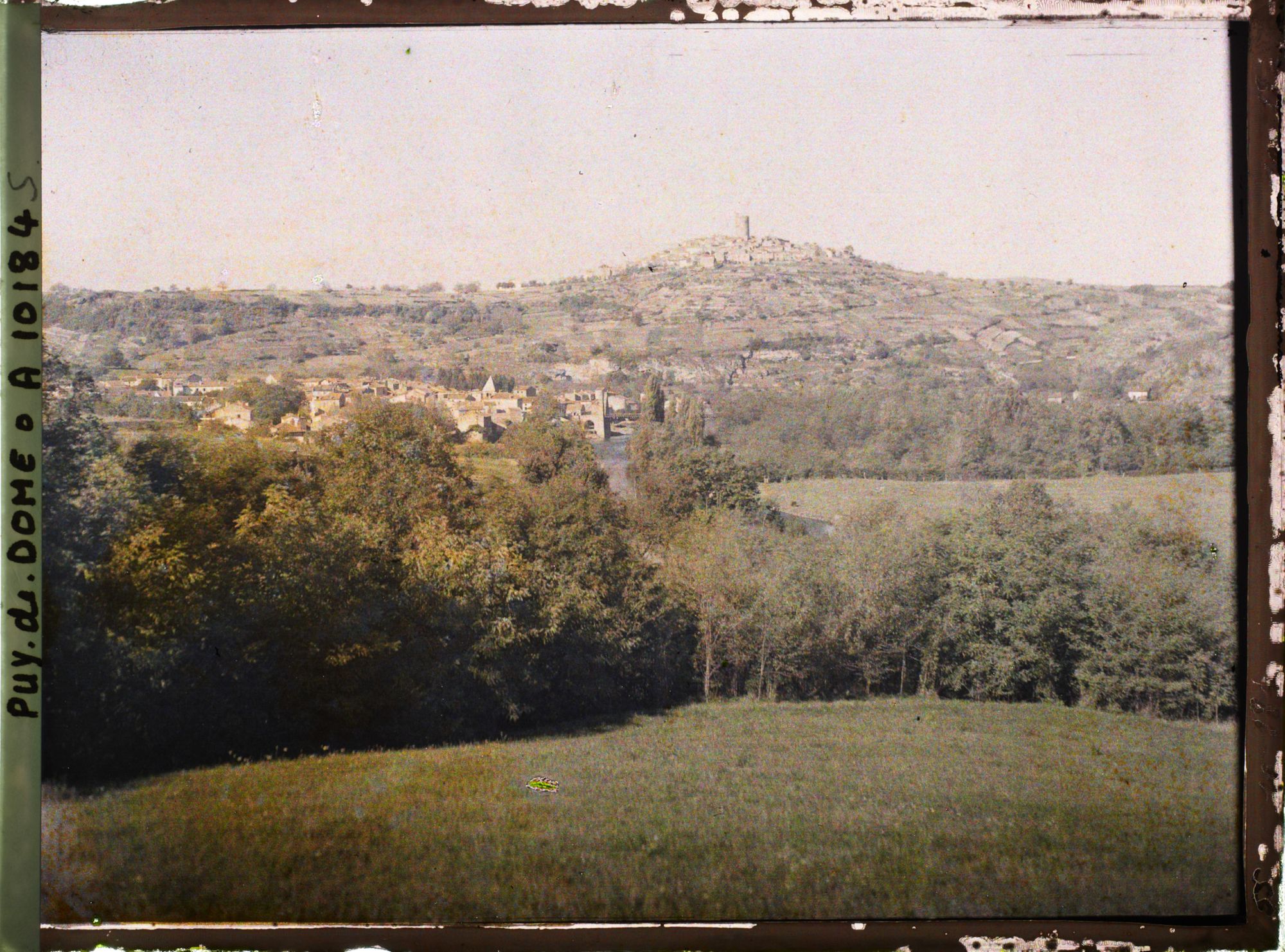 Image représentant France, Montfeyroux, Vallée de l'Allier, vue Générale sur Montfeyroux