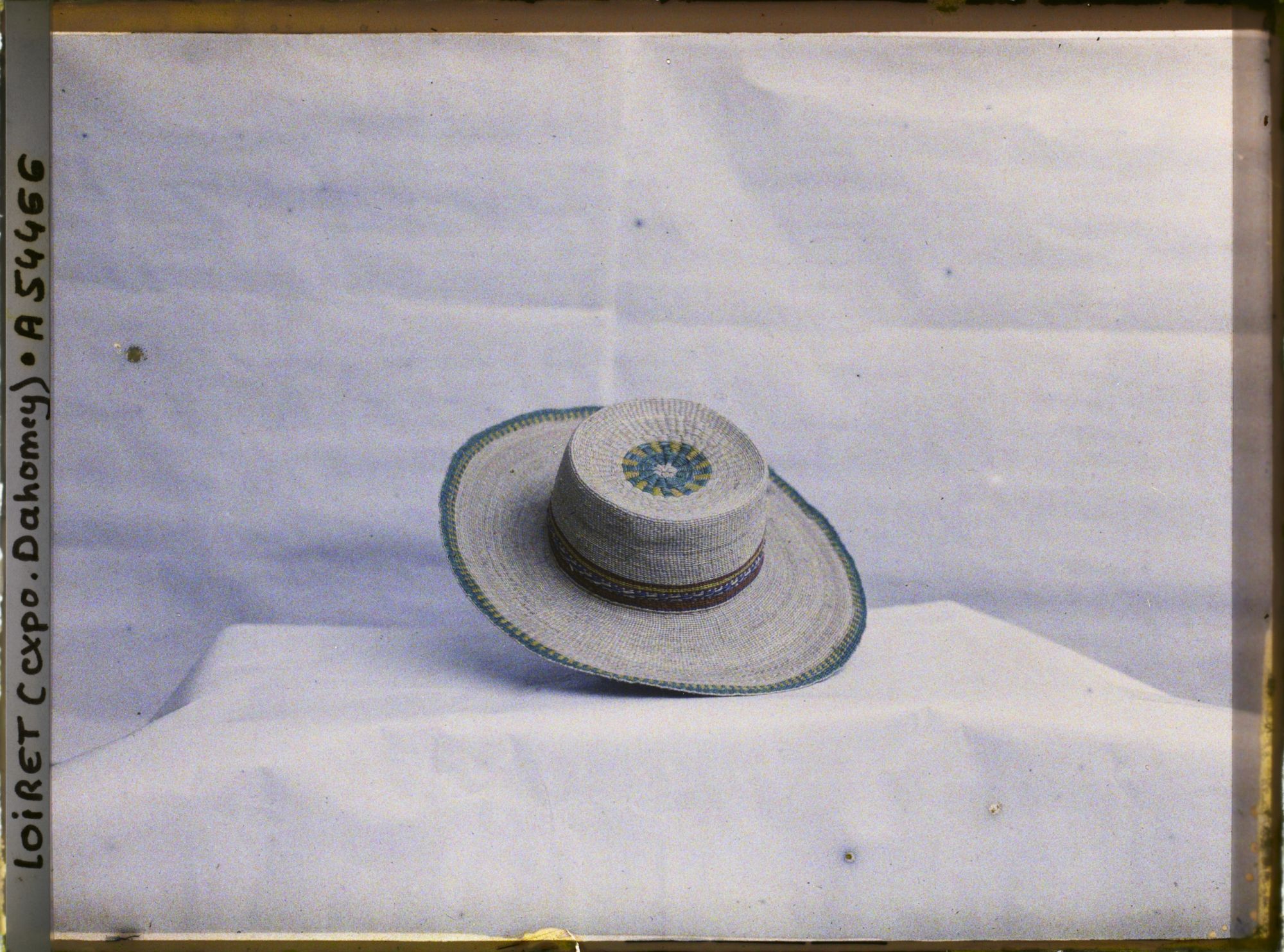 Image représentant Exposition d'art africain, chapeau de paille