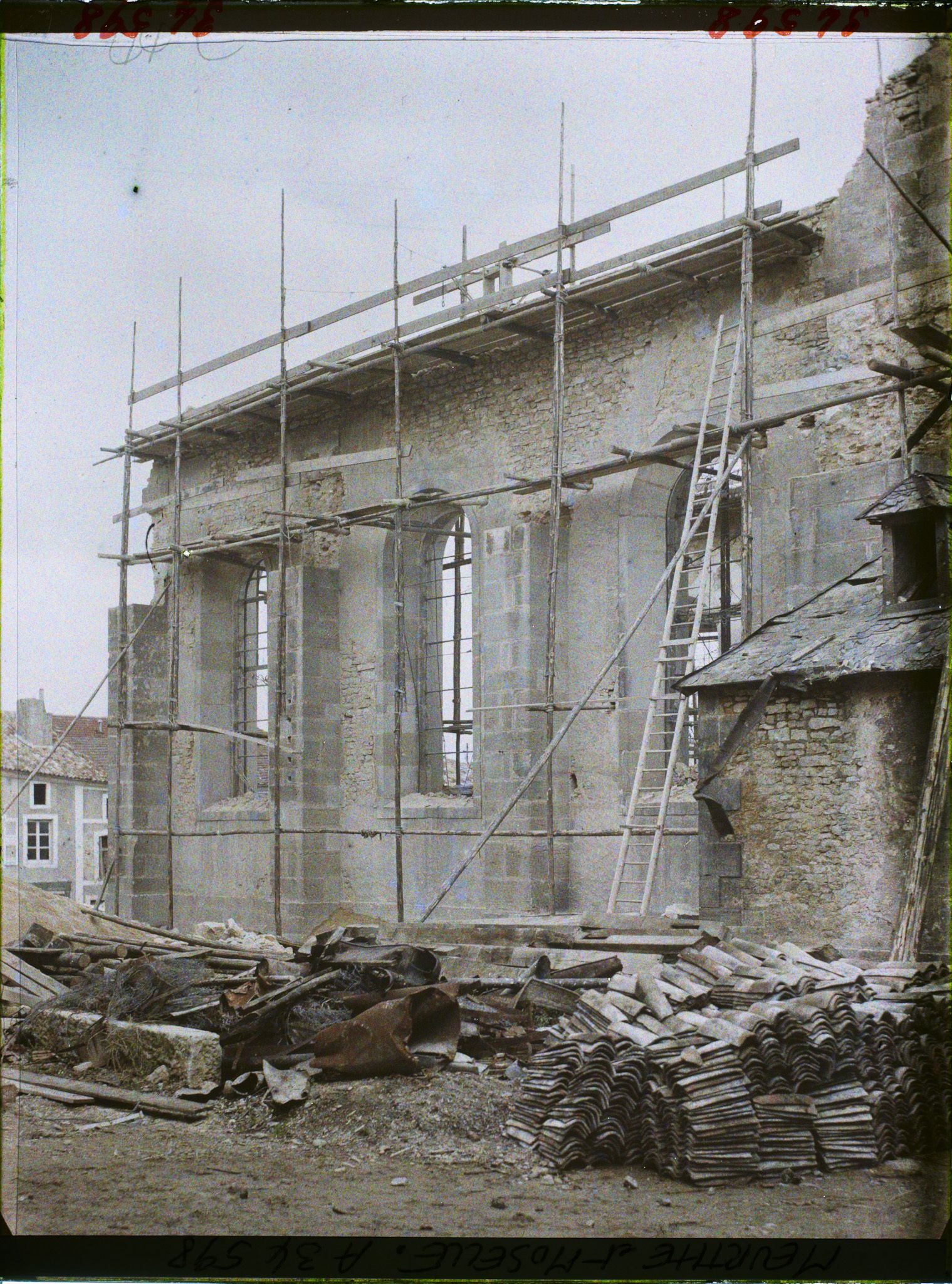 Image représentant France, Thiaucourt, L'Eglise en reconstruction