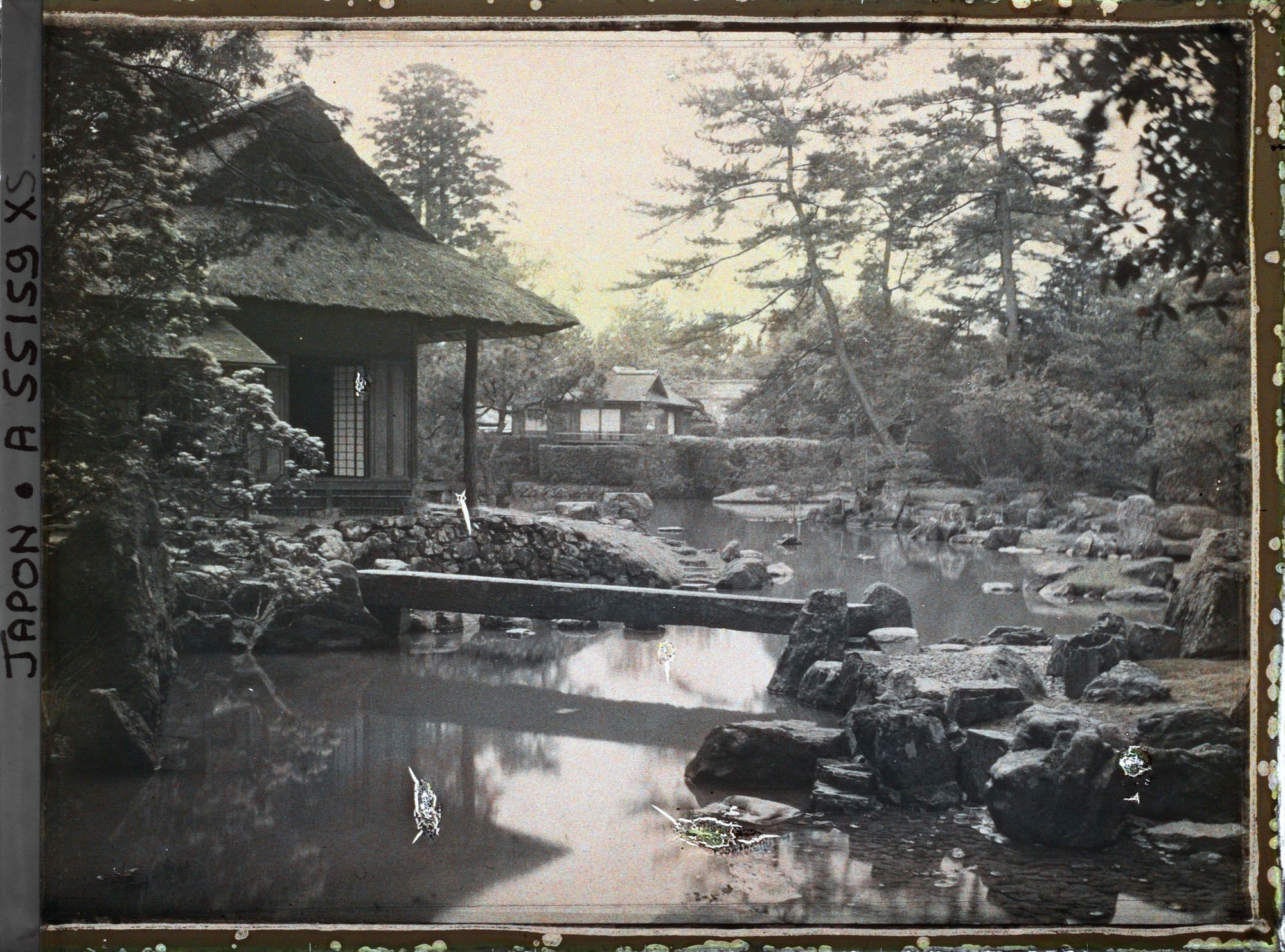 Image représentant Villa impériale de Katsura (Katsura-Rikyu) : pavillon de thé Shôkintei (à gauche)