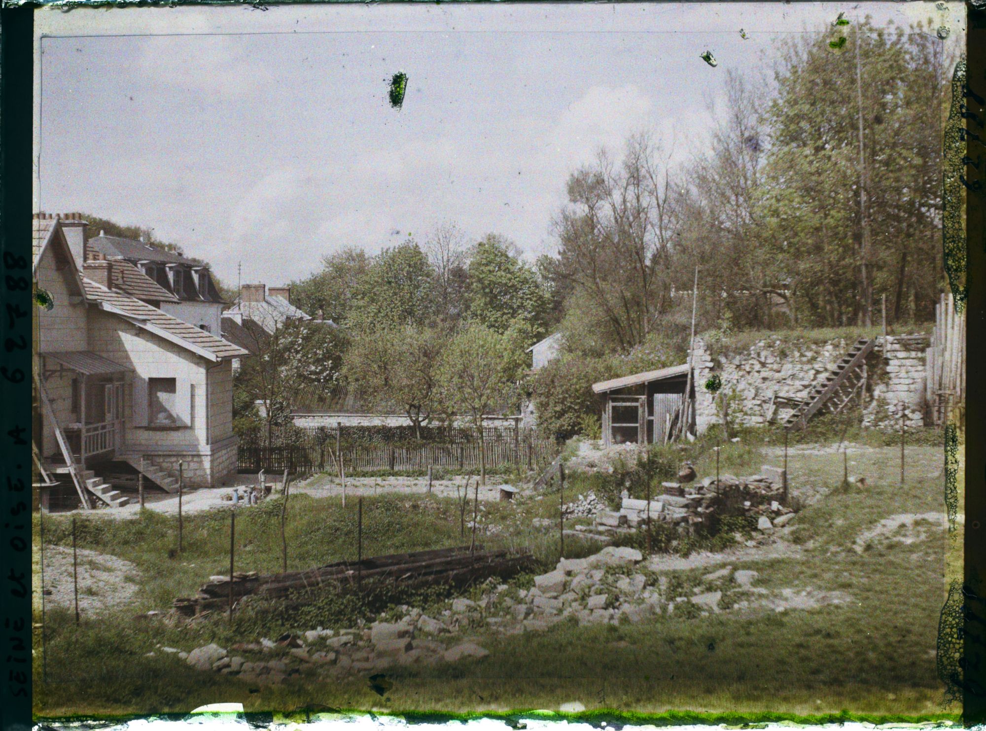 Image représentant Ile de France, Mery-s-Oise, Un coin du village