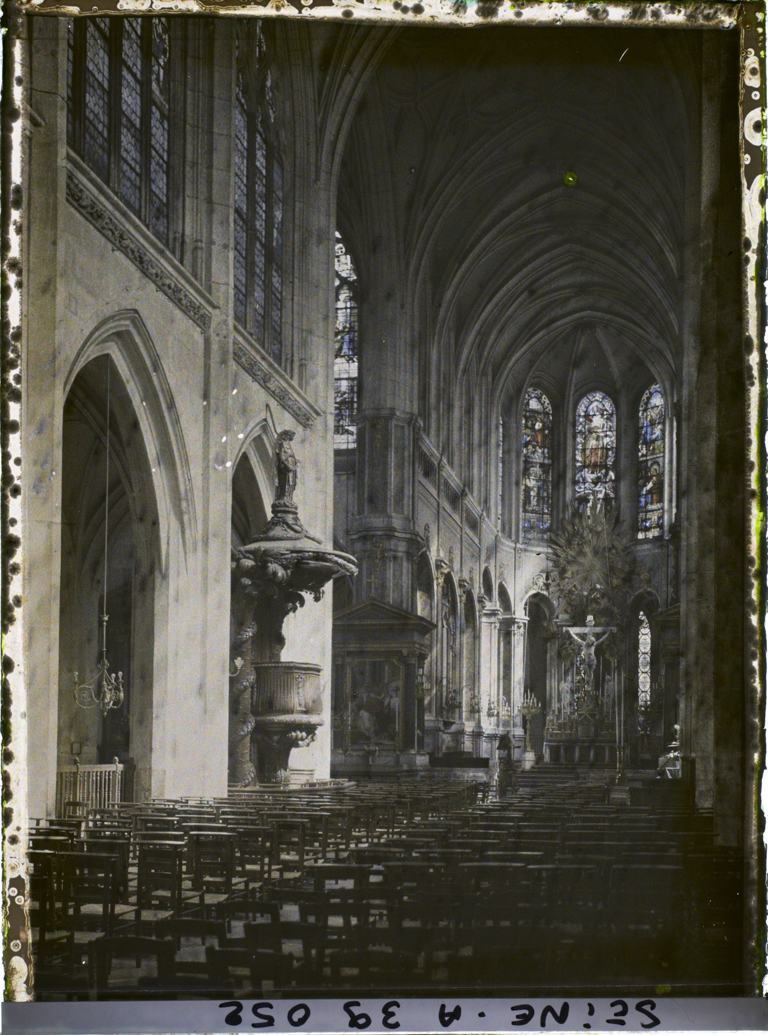 Image représentant La nef de l'église Saint-Merri