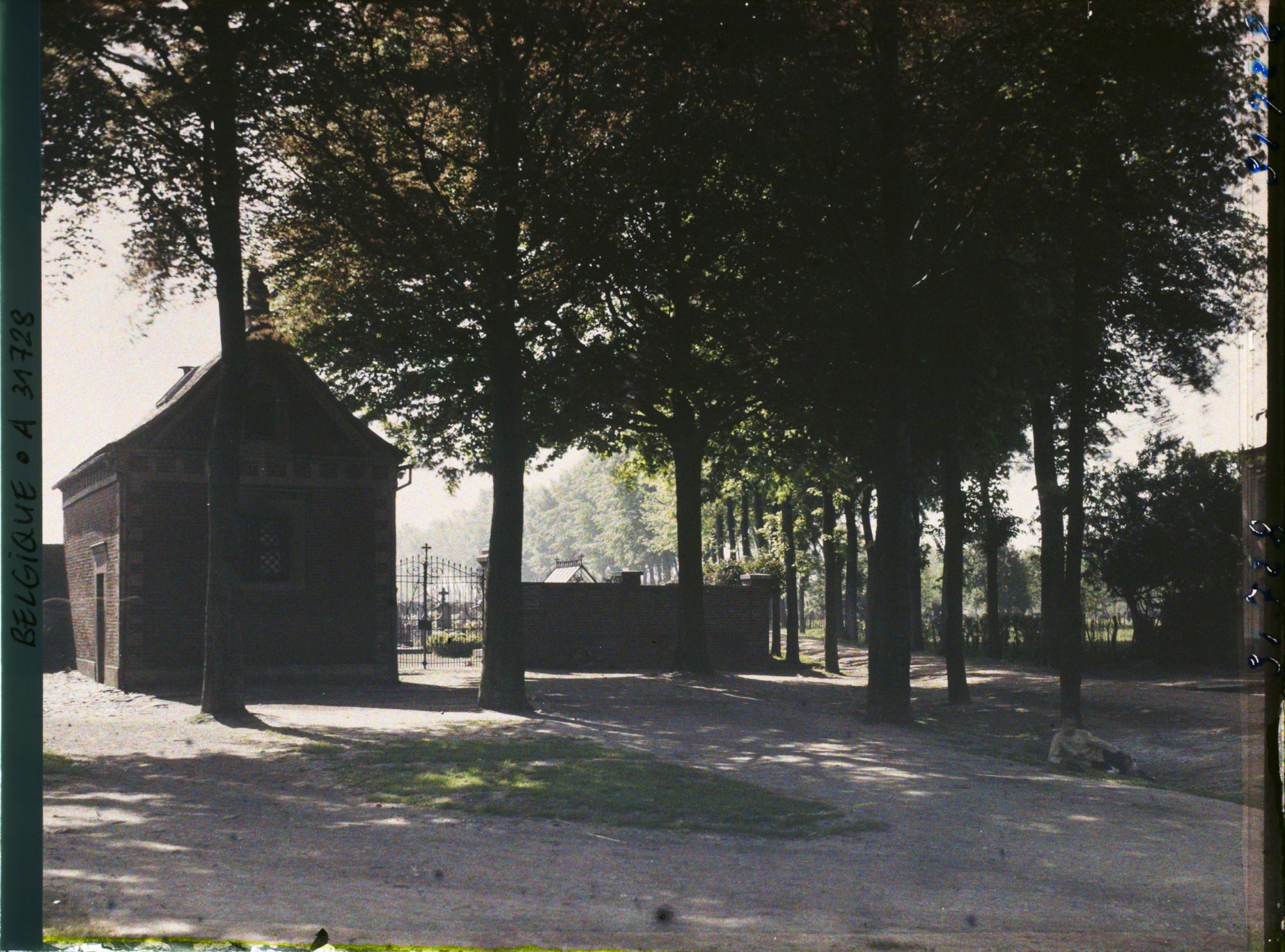 Image représentant Belgique, Visé, Contre jour sur la Chapelle de Notre Dame de Lorette