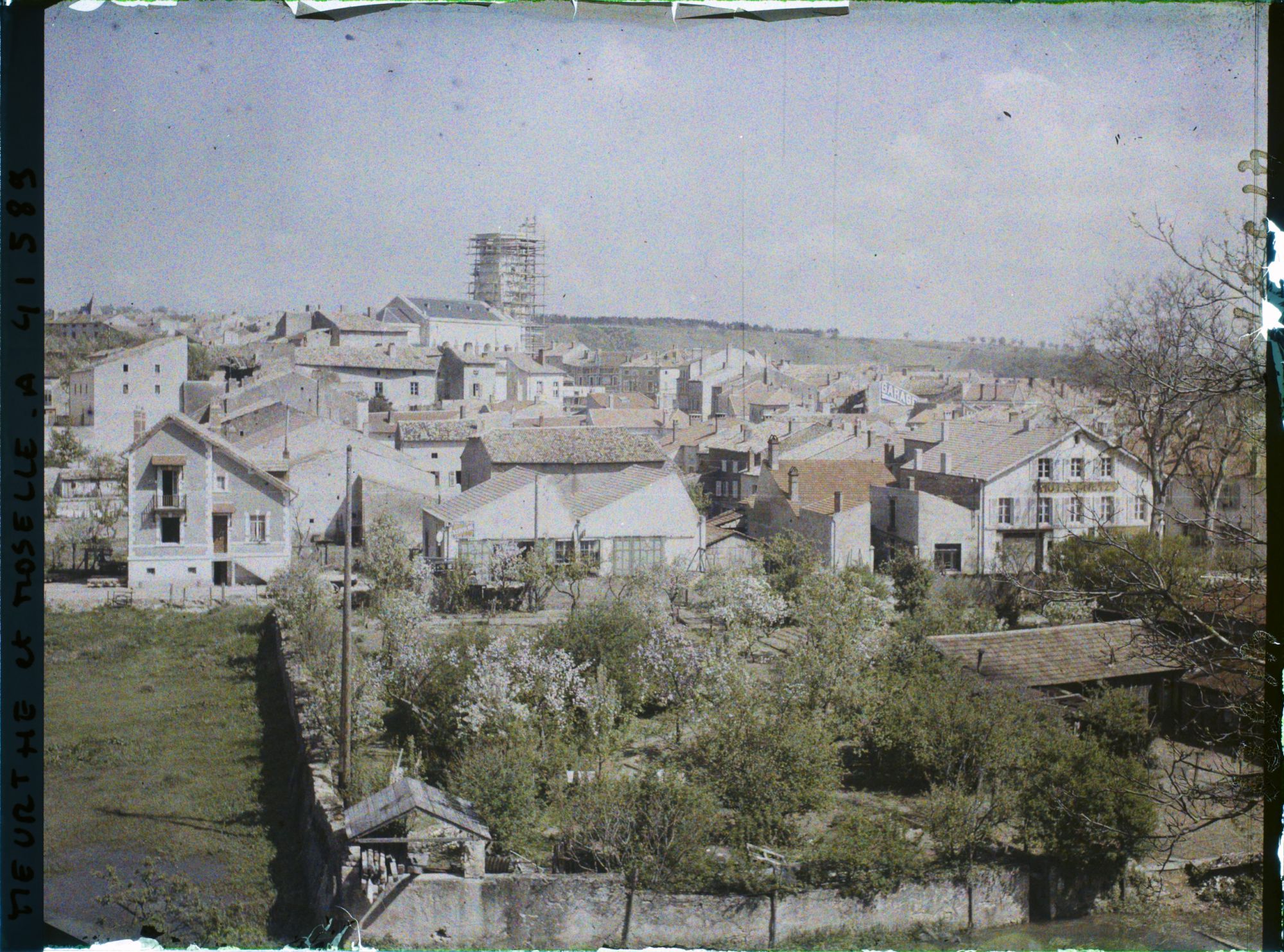Image représentant France, Thiaucourt, Vue générale vers la nouvelle Eglise