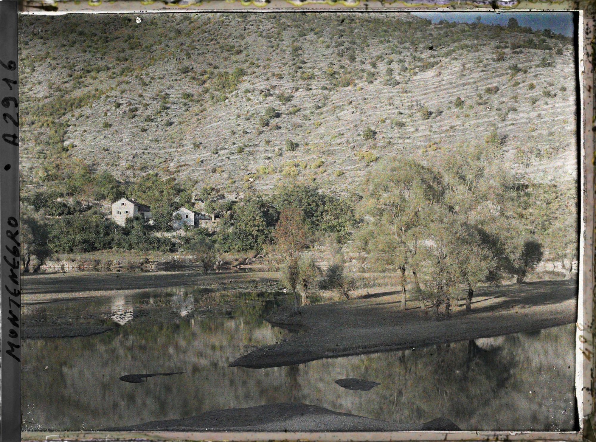 Image représentant Maisons et reflets