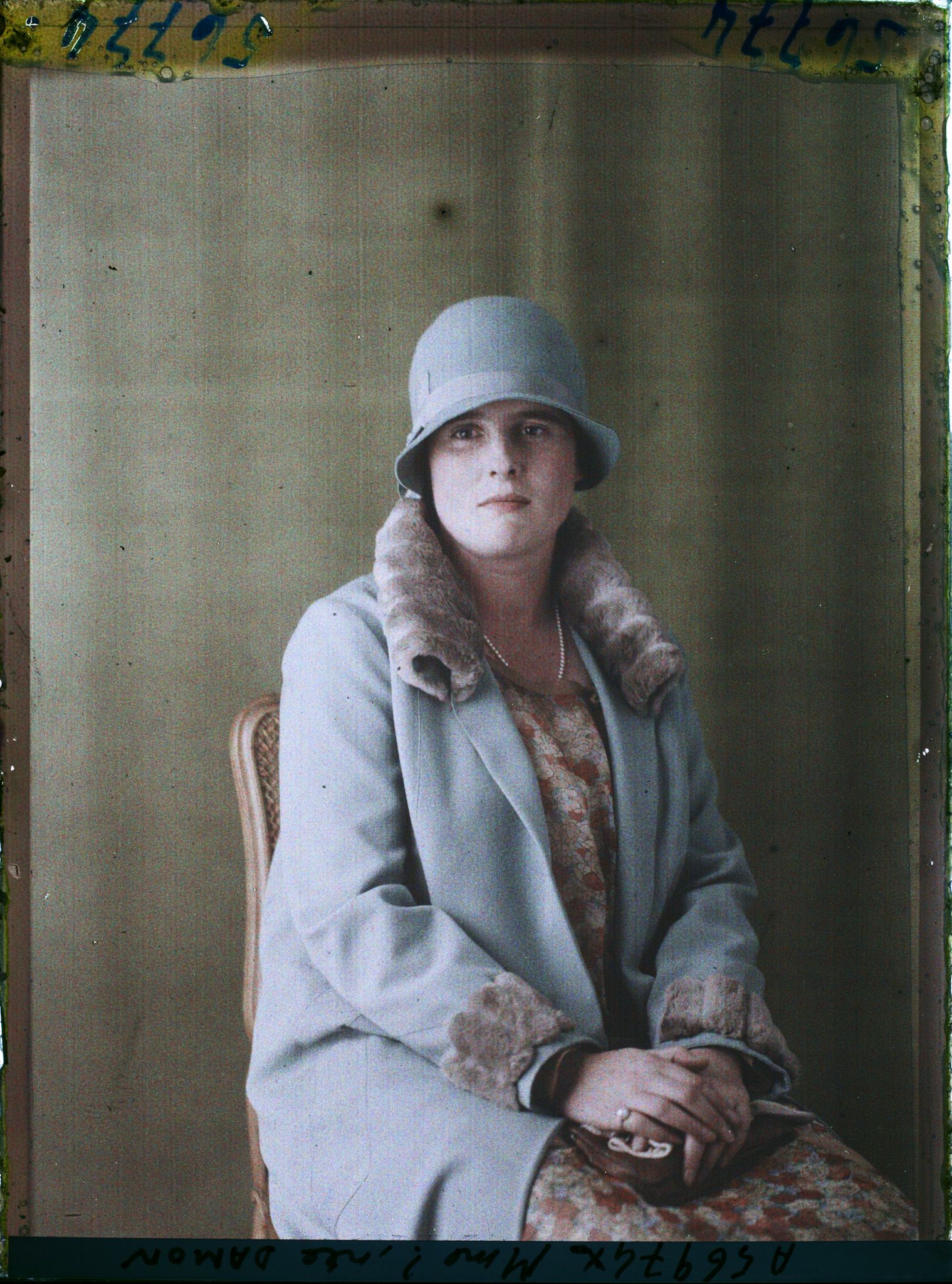 Image représentant https://musee-albert-kahn.s-museum.fr/home/NWQ2OTAwYzNmYjZlZTk1ZWQwODJmMjY4L2dlbmVyaWMtbm90aWNlLXRhYi9hdXRob3JpdHkvNjE3YTc5ZjVjZjhiODk2OGIzMzM3ZDIx/5d6900c3fb6ee95ed082f268/generic-notice-tab/authority/617a79ebcf8b8968b3336b27 Madame Damon fille