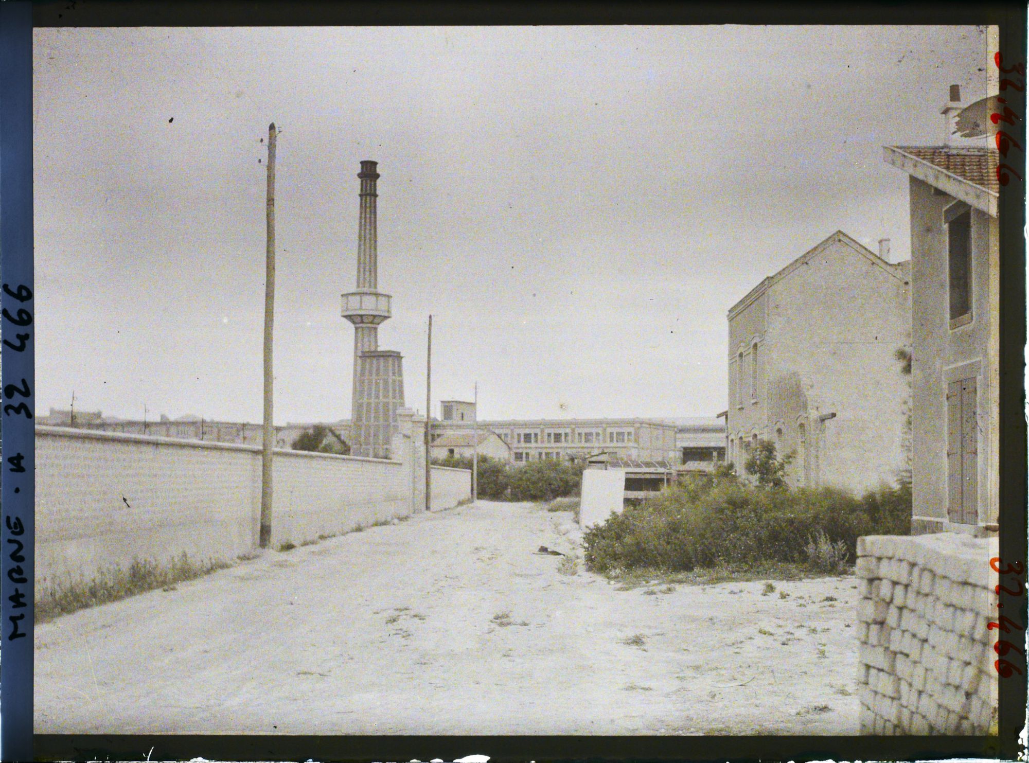 Image représentant France, Bétheny, Usine construite sur l'ancien emplacement du Centre de résistance (point de défense de Reims)