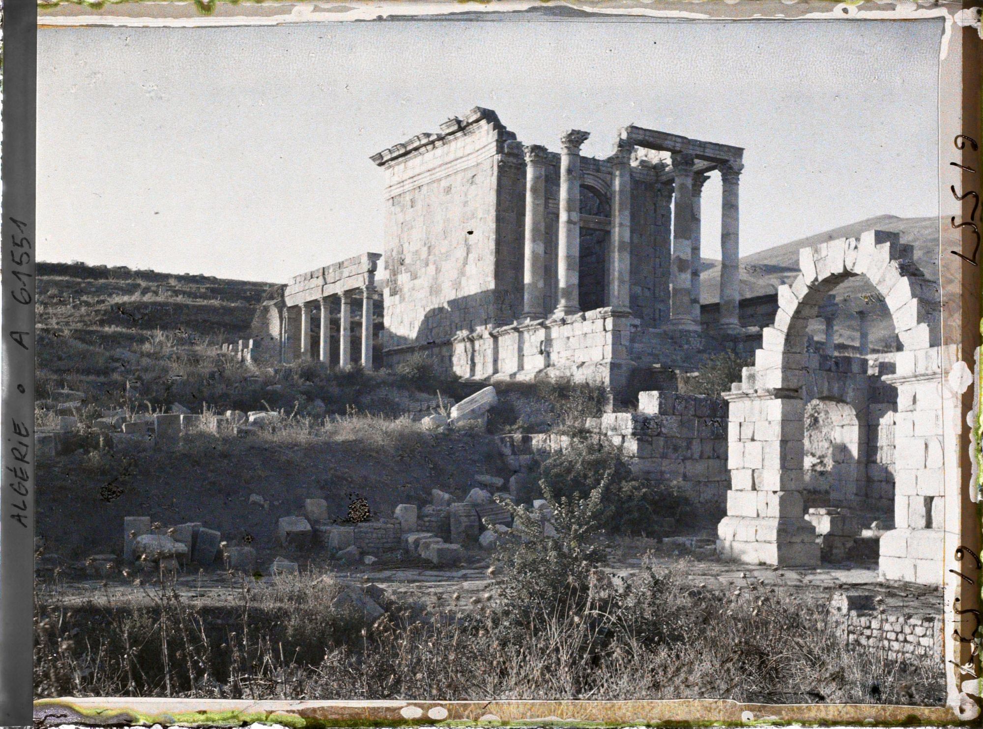 Image représentant Le temple Septimien, vestiges de la cité antique Cuicul