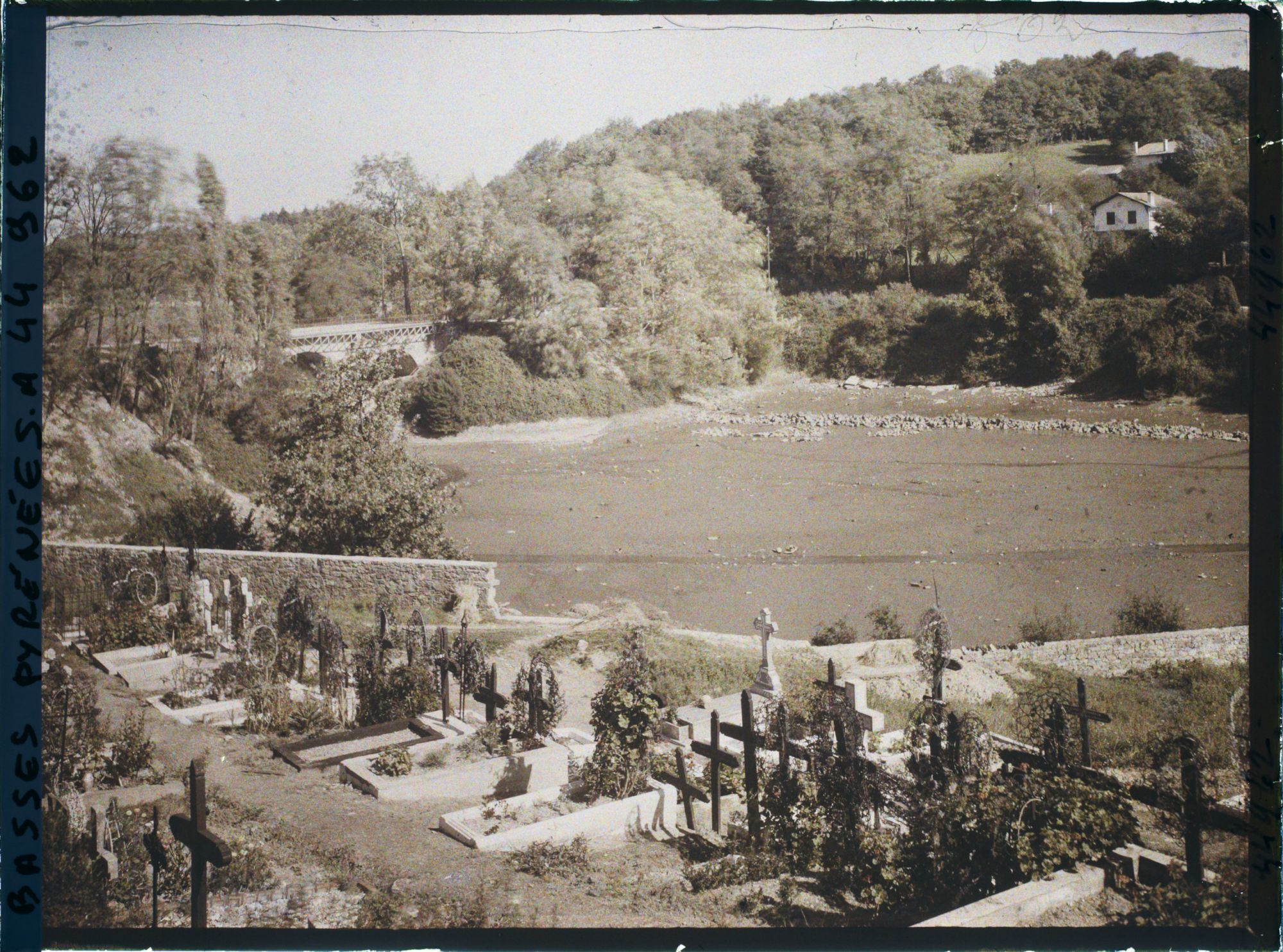 Image représentant France, Hendaye, Un Coin du Cimetière