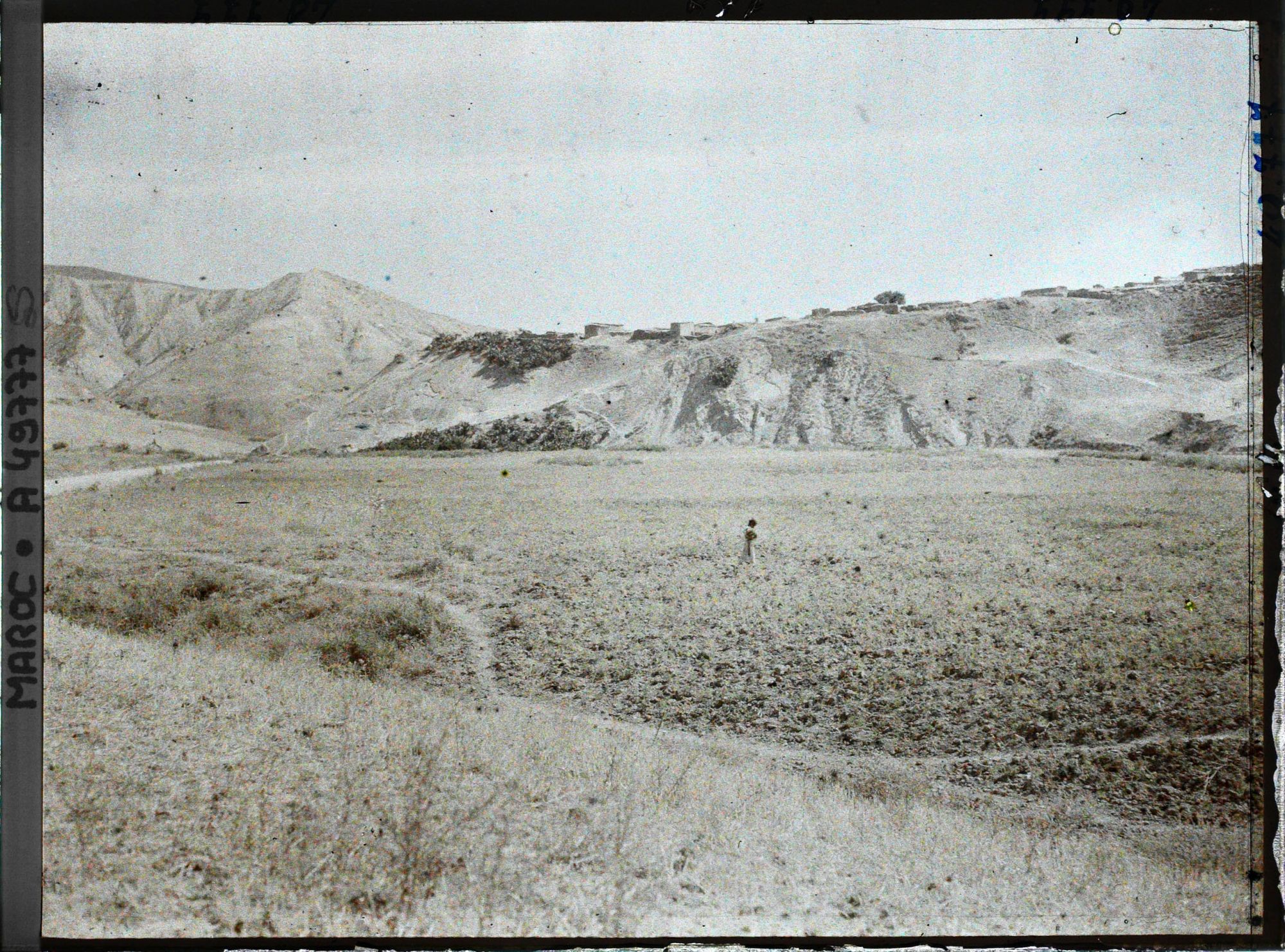 Image représentant Vue d'ensemble de la ville prise de la route de Taza en direction du nord-est