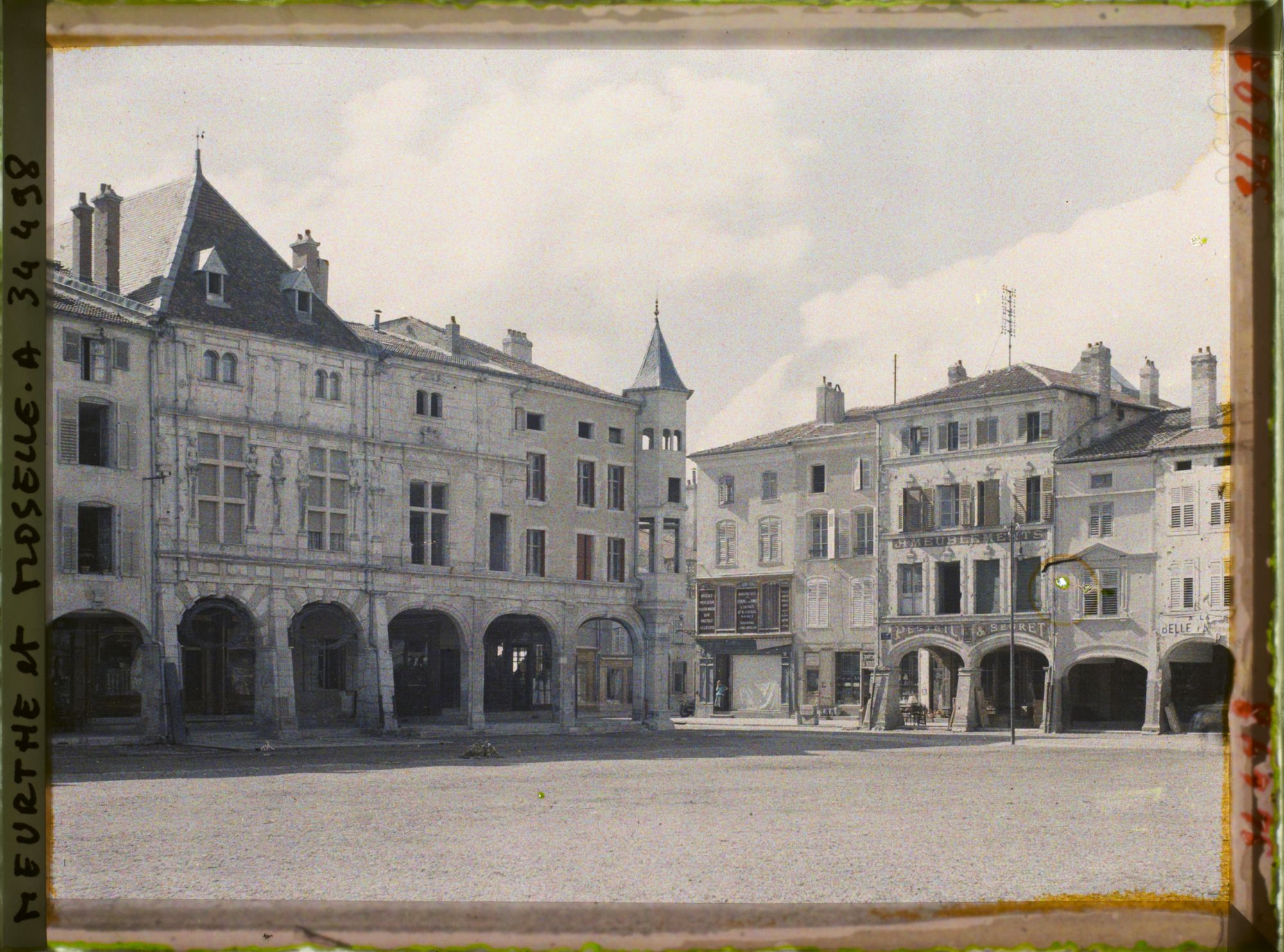 Image représentant France, Pont à Mousson, Maison des Sept Péchés Capitaux remise en état