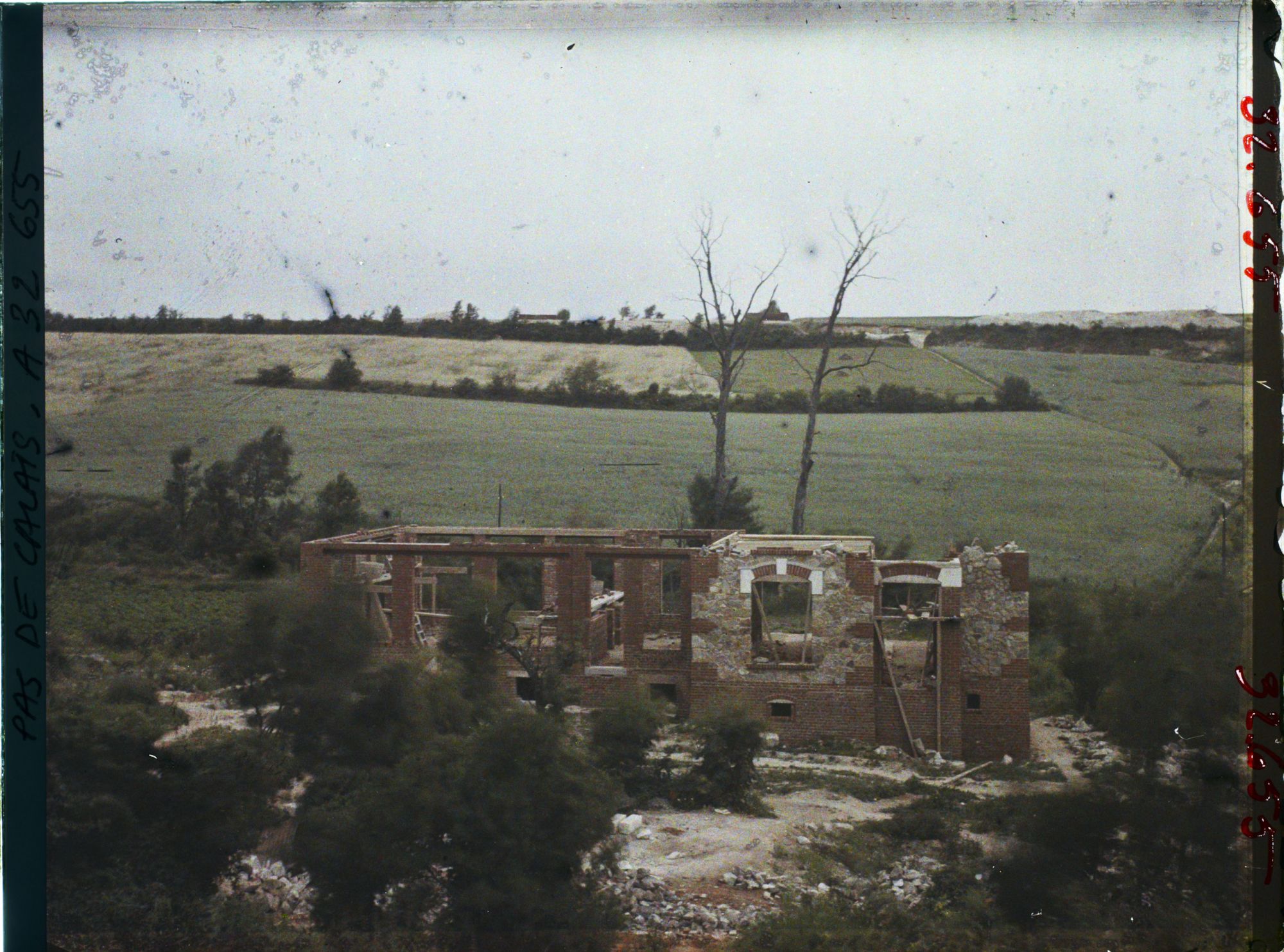Image représentant France, Carency, Champ de blé vers la Carrière