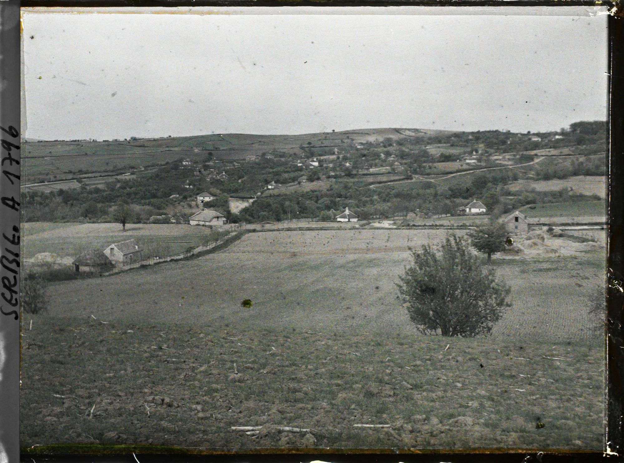 Image représentant Paysage de champs et de fermes