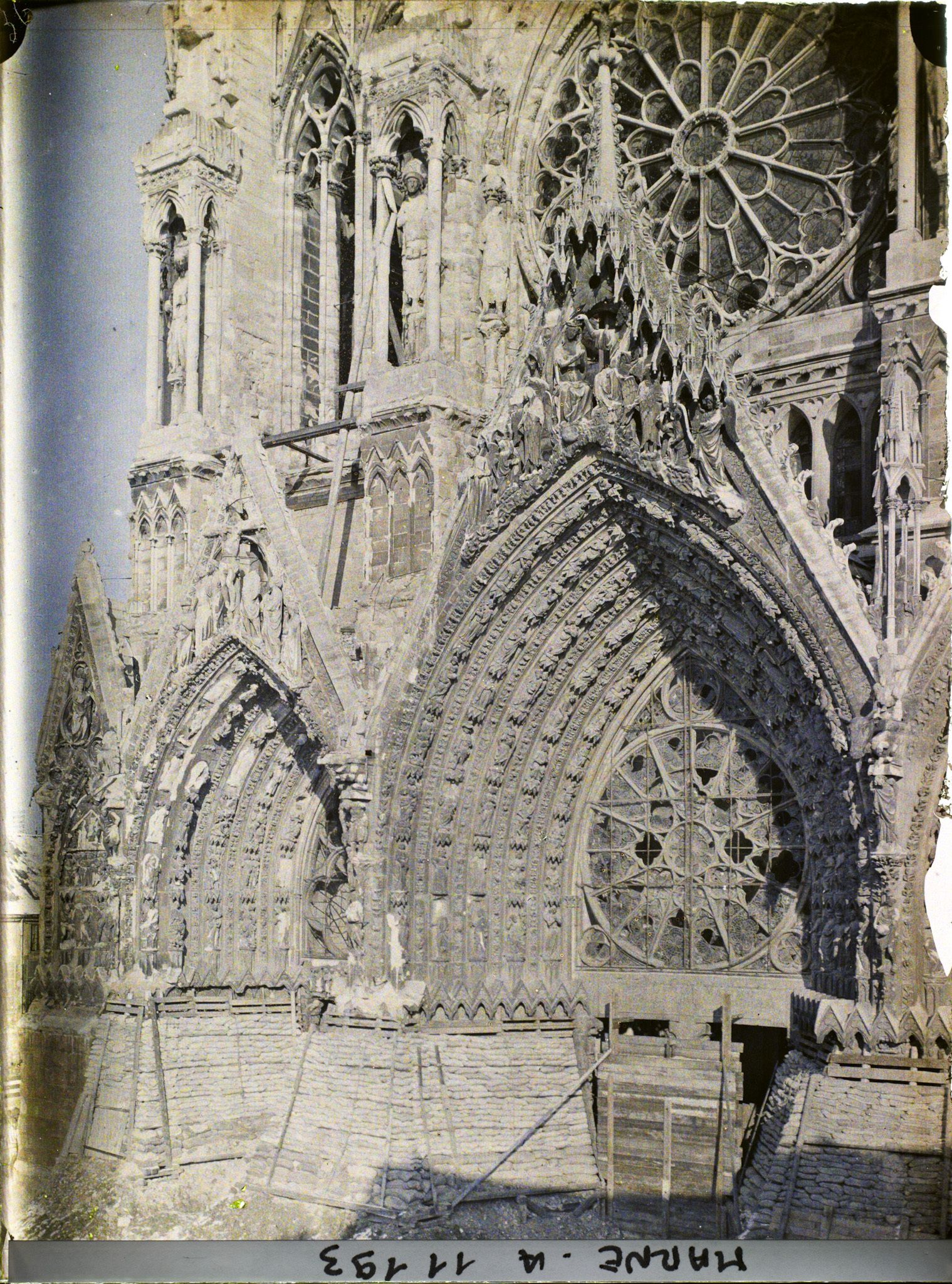 Image représentant Portail gauche et central de la cathédrale, façade occidentale
