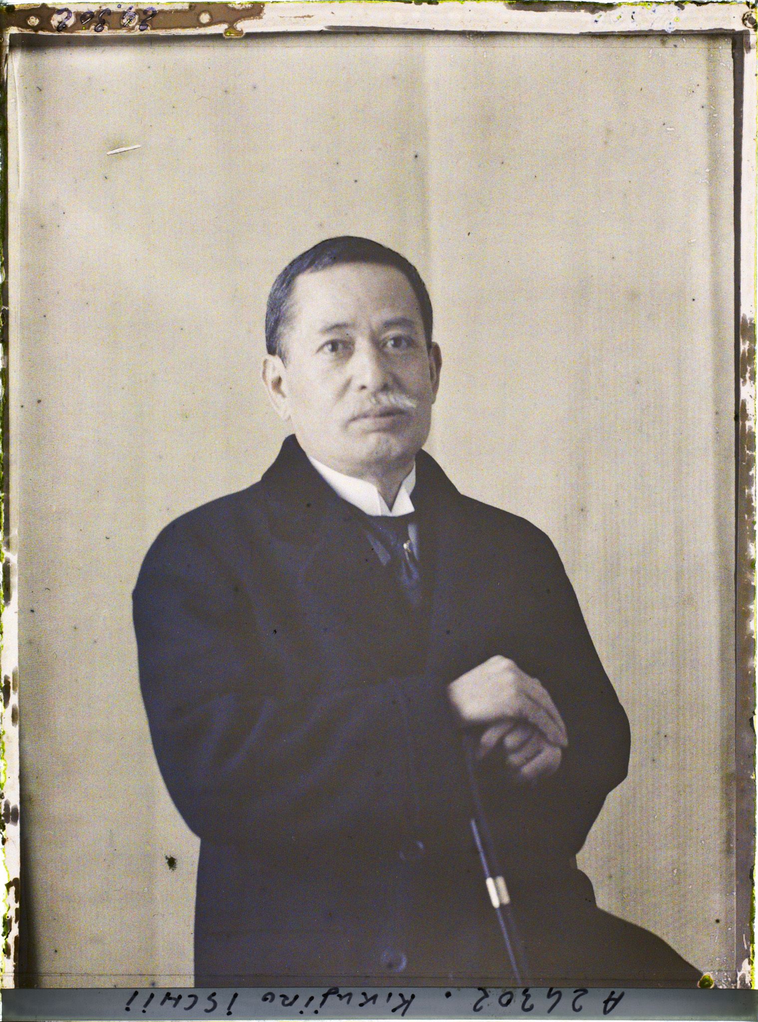 Image représentant https://musee-albert-kahn.s-museum.fr/home/NWQ2OTAwYzNmYjZlZTk1ZWQwODJmMjY4L2dlbmVyaWMtbm90aWNlLXRhYi9hdXRob3JpdHkvNjE3YTc5ZjVjZjhiODk2OGIzMzM3ZDIx/5d6900c3fb6ee95ed082f268/generic-notice-tab/authority/617a79ebcf8b8968b3336fa1 Le vicomte Kikujiro Ishii