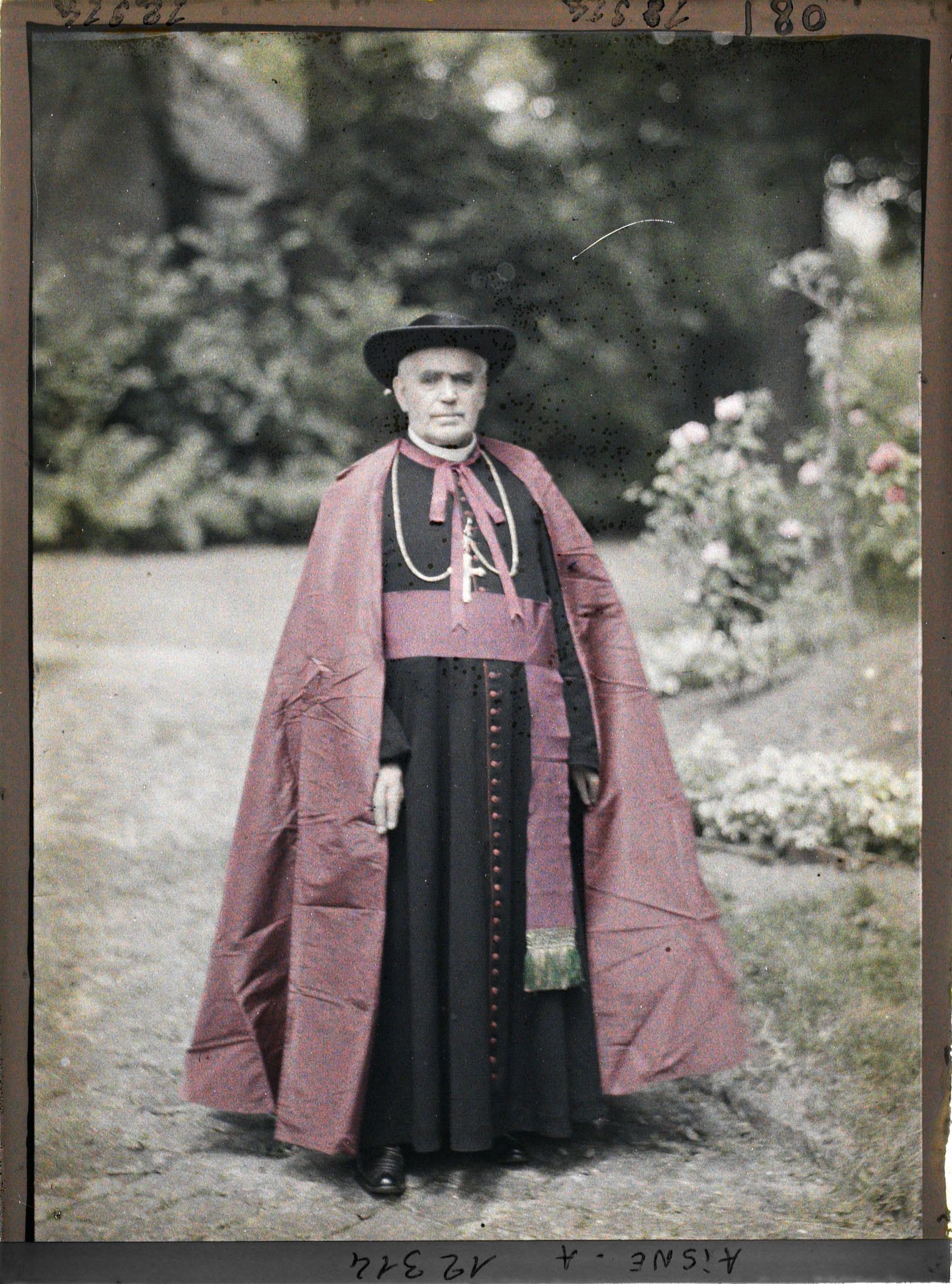 Image représentant Monseigneur Péchenard, l'évêque de Soissons (1906-1920) resté dans son diocèse pendant toute la guerre