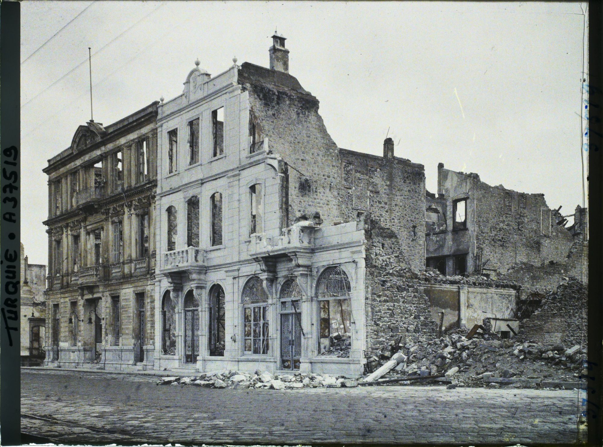 Image représentant Turquie, Smyrne, Les Quais de Smyrne - Ruines de la Grande Poste