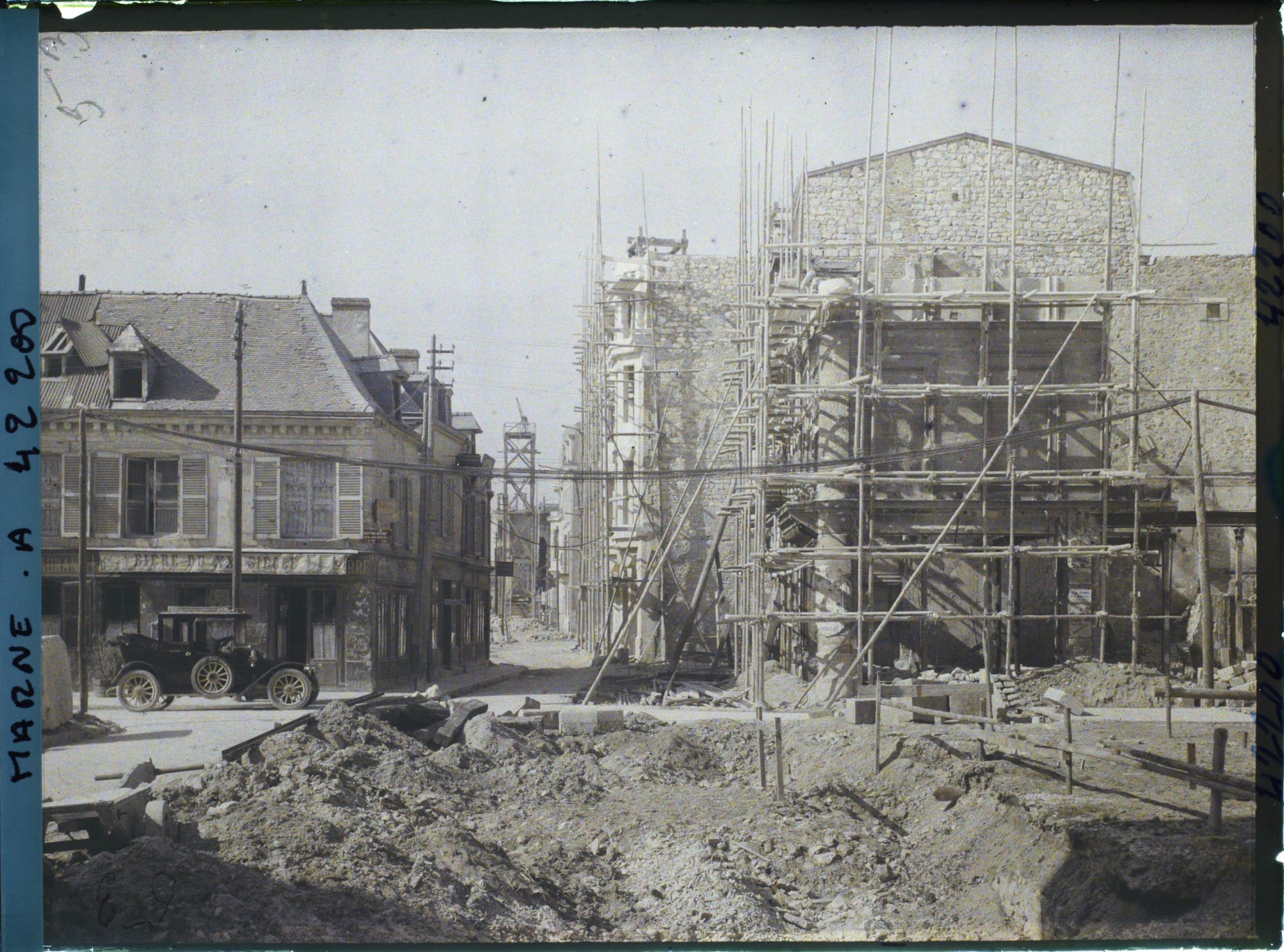 Image représentant France, Reims, Angle des rues du Carrouge et du Cadran St Pierre