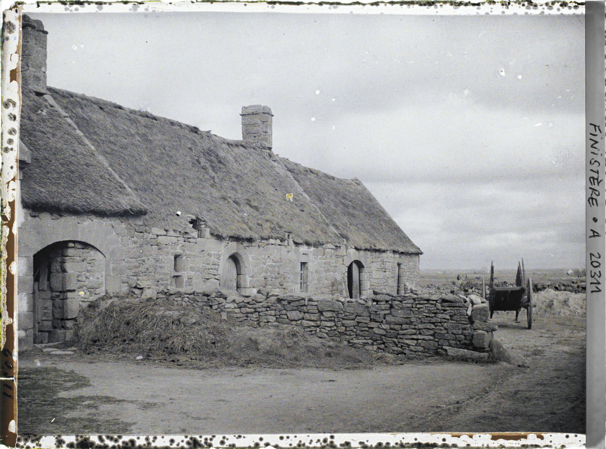 Image représentant Bâtiments de ferme à toits de chaume