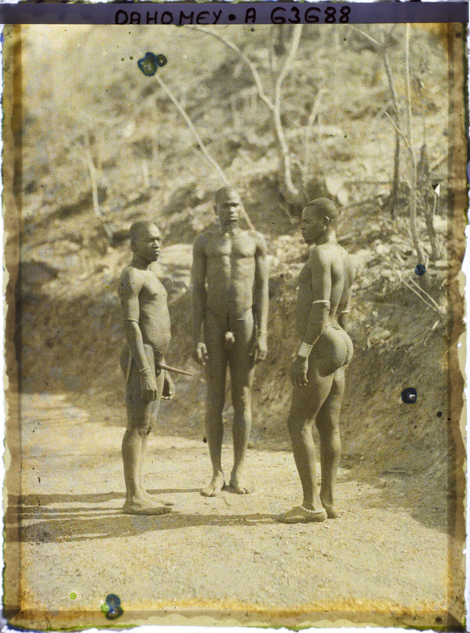 Image représentant Trois hommes somba