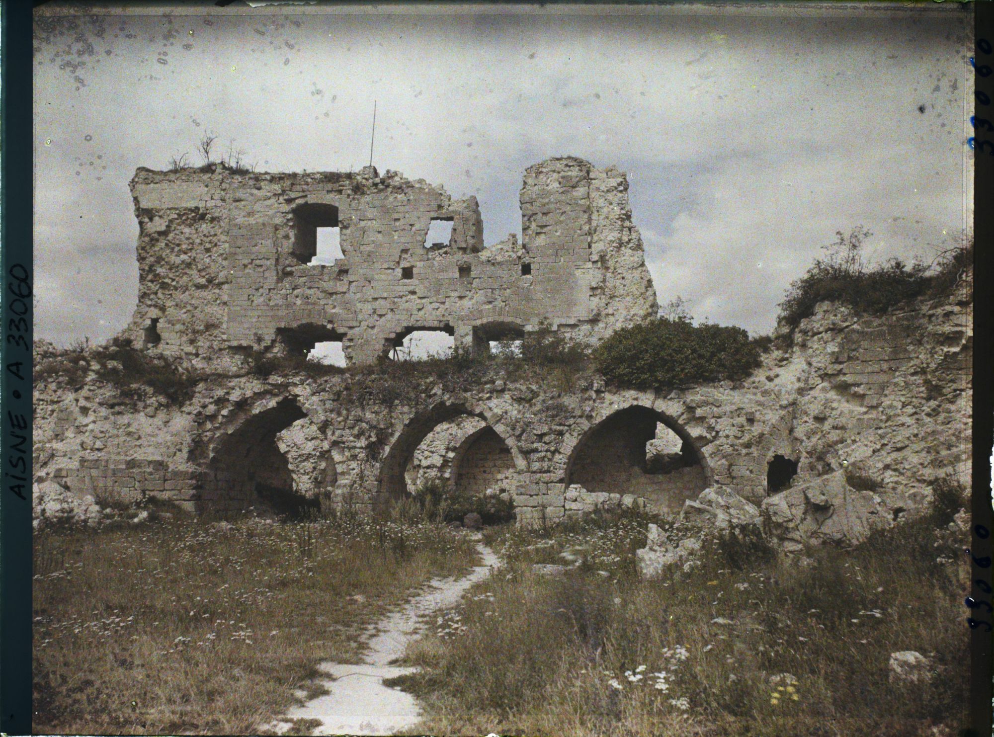 Image représentant France, Coucy le Château, Ruines de la Salle des Preux