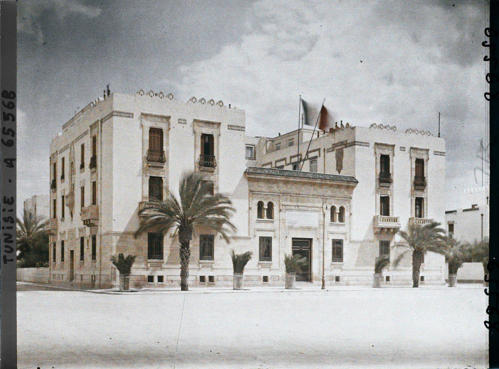 Image représentant Le bâtiment de la Compagnie des Phosphates et du Chemin de fer Sfax-Gafsa
