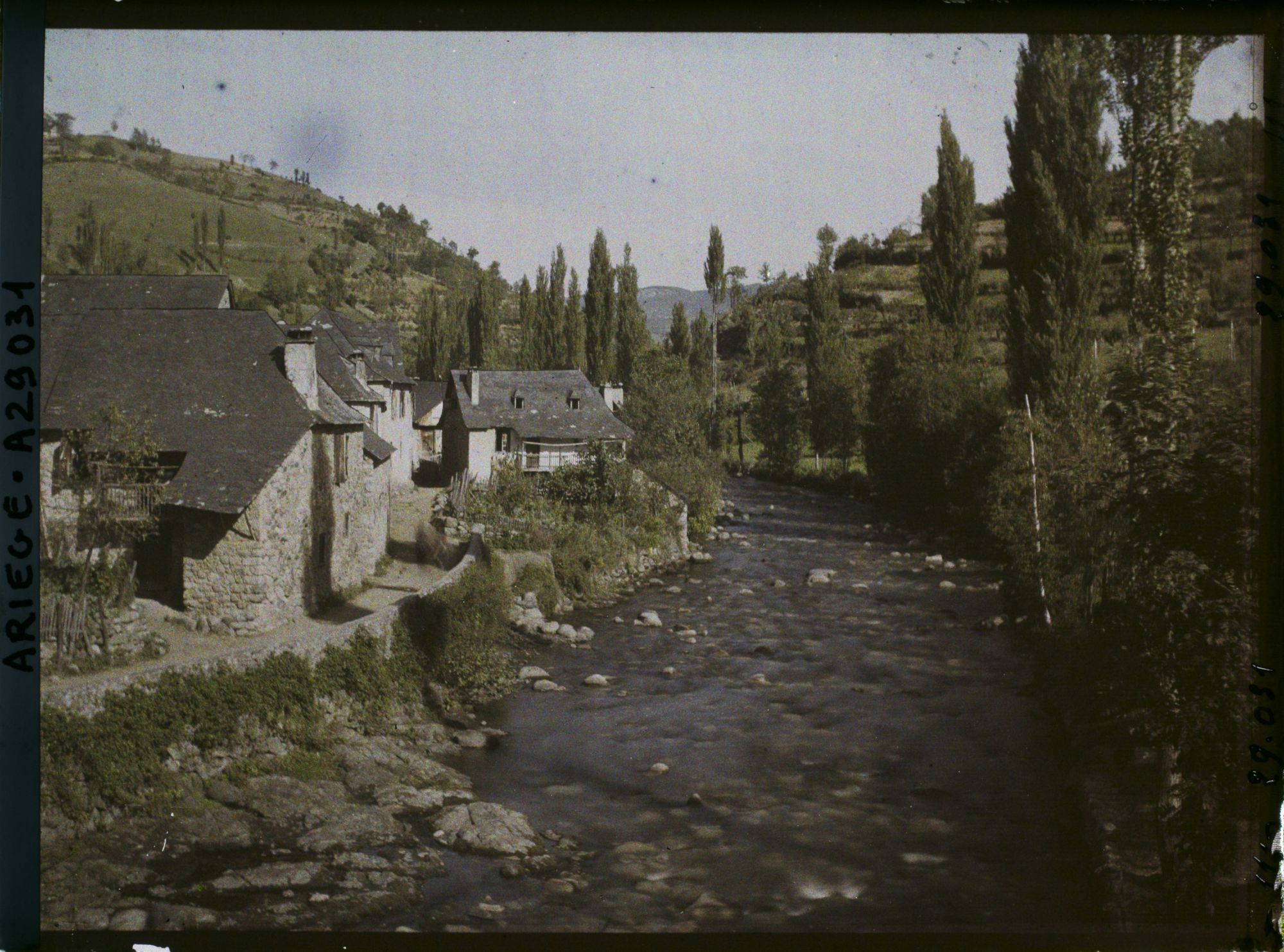 Image représentant Le Lez vers l'aval à Ourjout