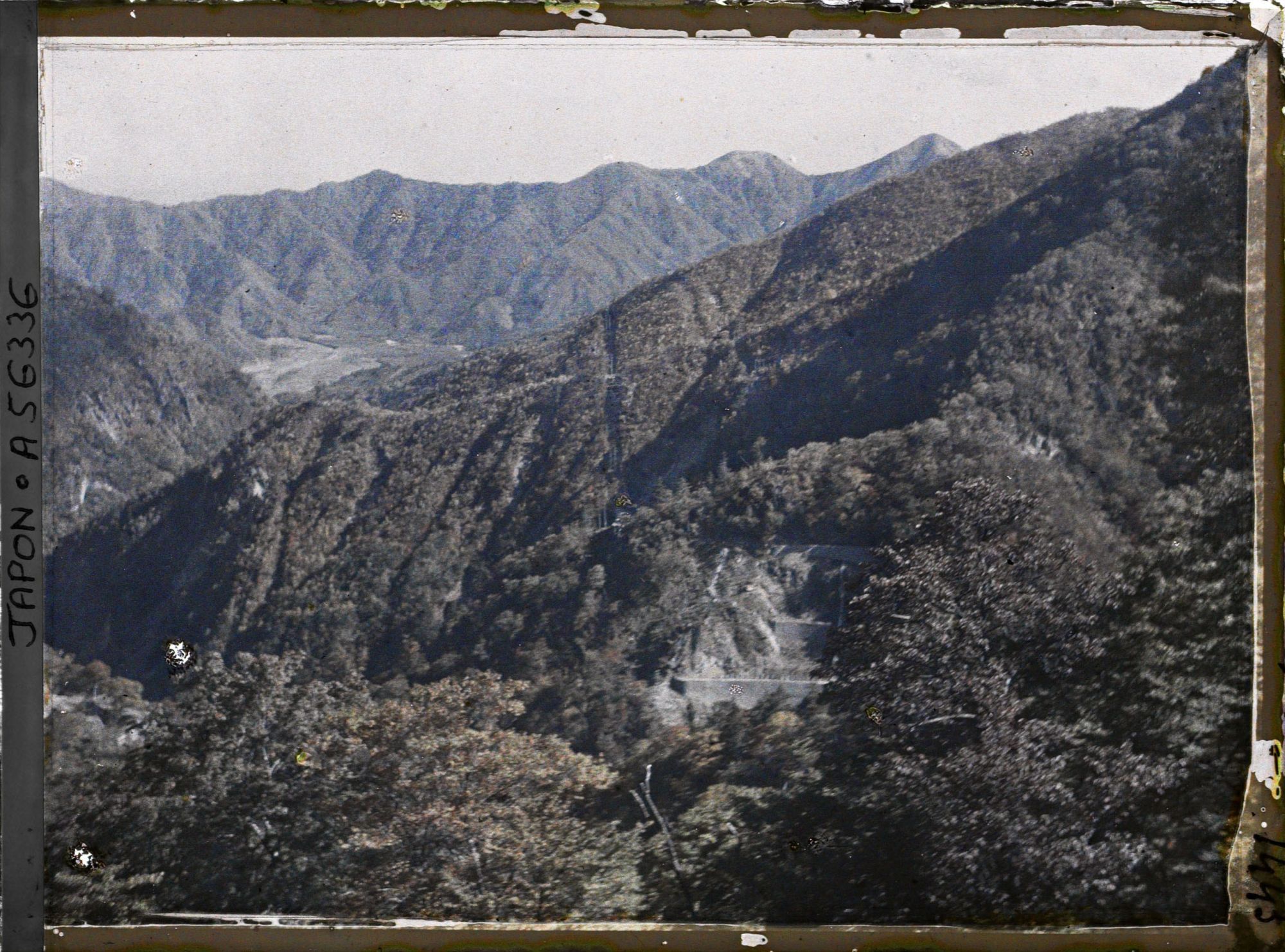 Image représentant Paysage de montagne le long de la route Irohazaka menant à Chuzenji