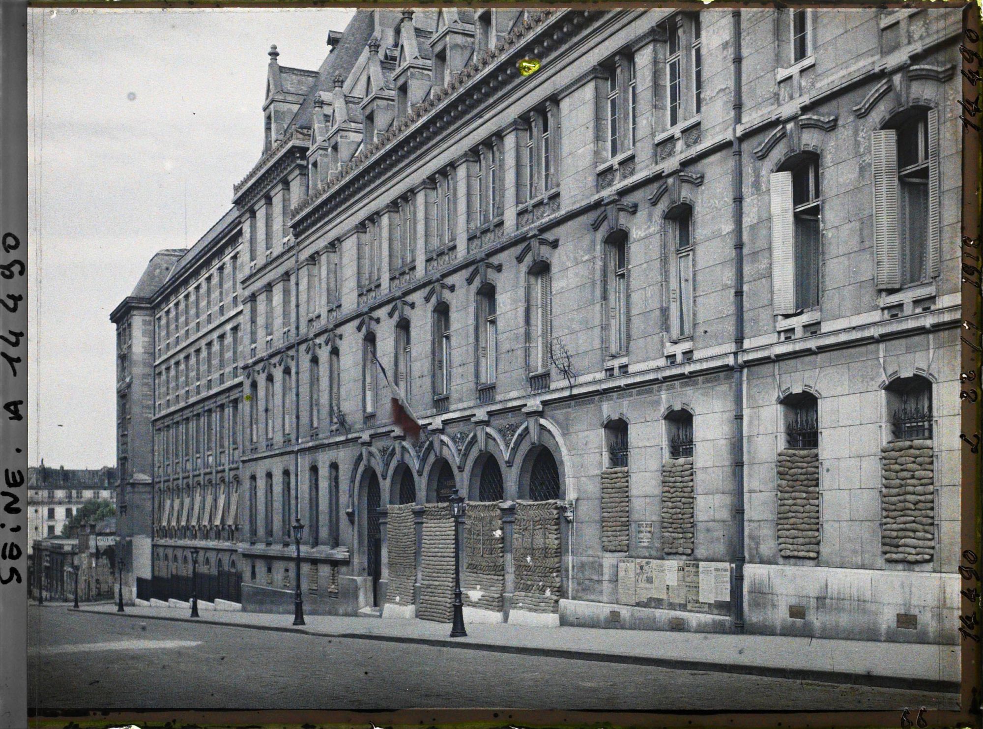 Image représentant Lycée Louis-le-Grand, 123 rue Saint-Jacques, protégé contre les bombardements