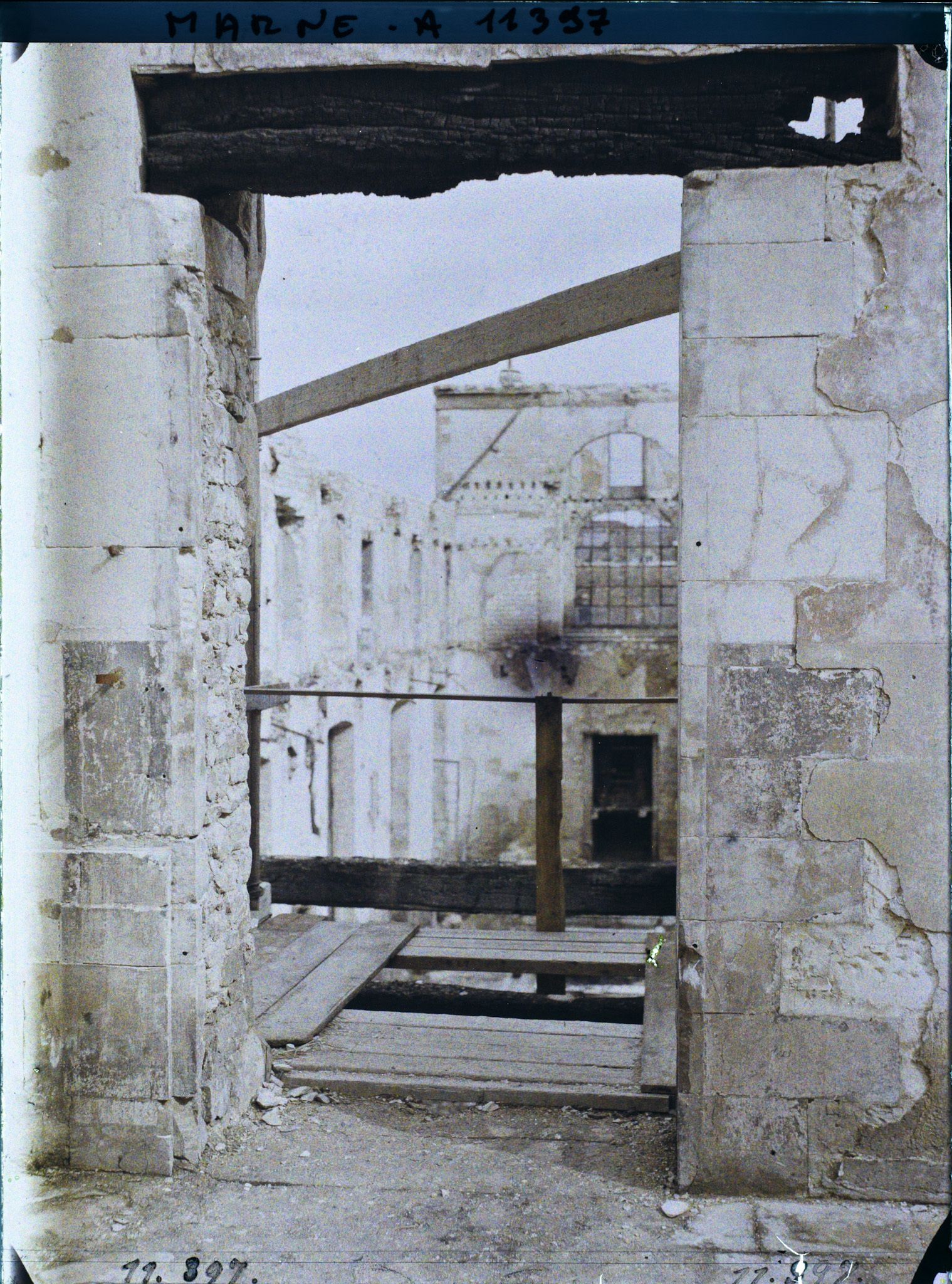 Image représentant Ruines des hospices civils, rue Eugène Wiet (?)