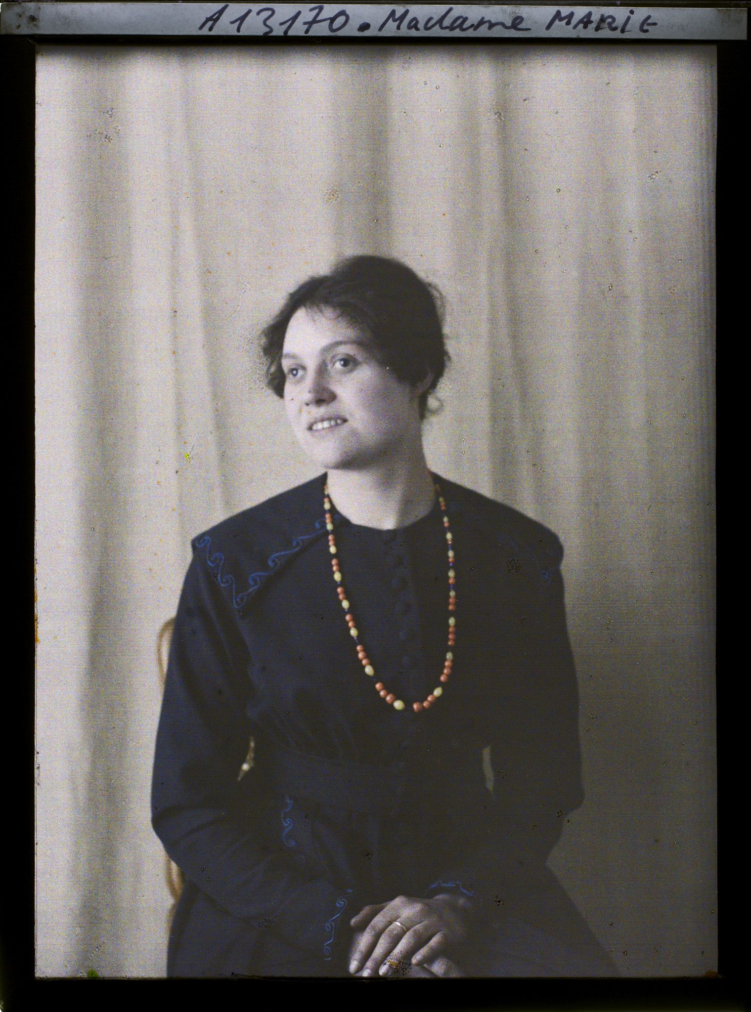 Image représentant https://musee-albert-kahn.s-museum.fr/home/NWQ2OTAwYzNmYjZlZTk1ZWQwODJmMjY4L2dlbmVyaWMtbm90aWNlLXRhYi9hdXRob3JpdHkvNjE3YTc5ZjVjZjhiODk2OGIzMzM3ZDIx/5d6900c3fb6ee95ed082f268/generic-notice-tab/authority/617a79ebcf8b8968b333733c Madame François Marie