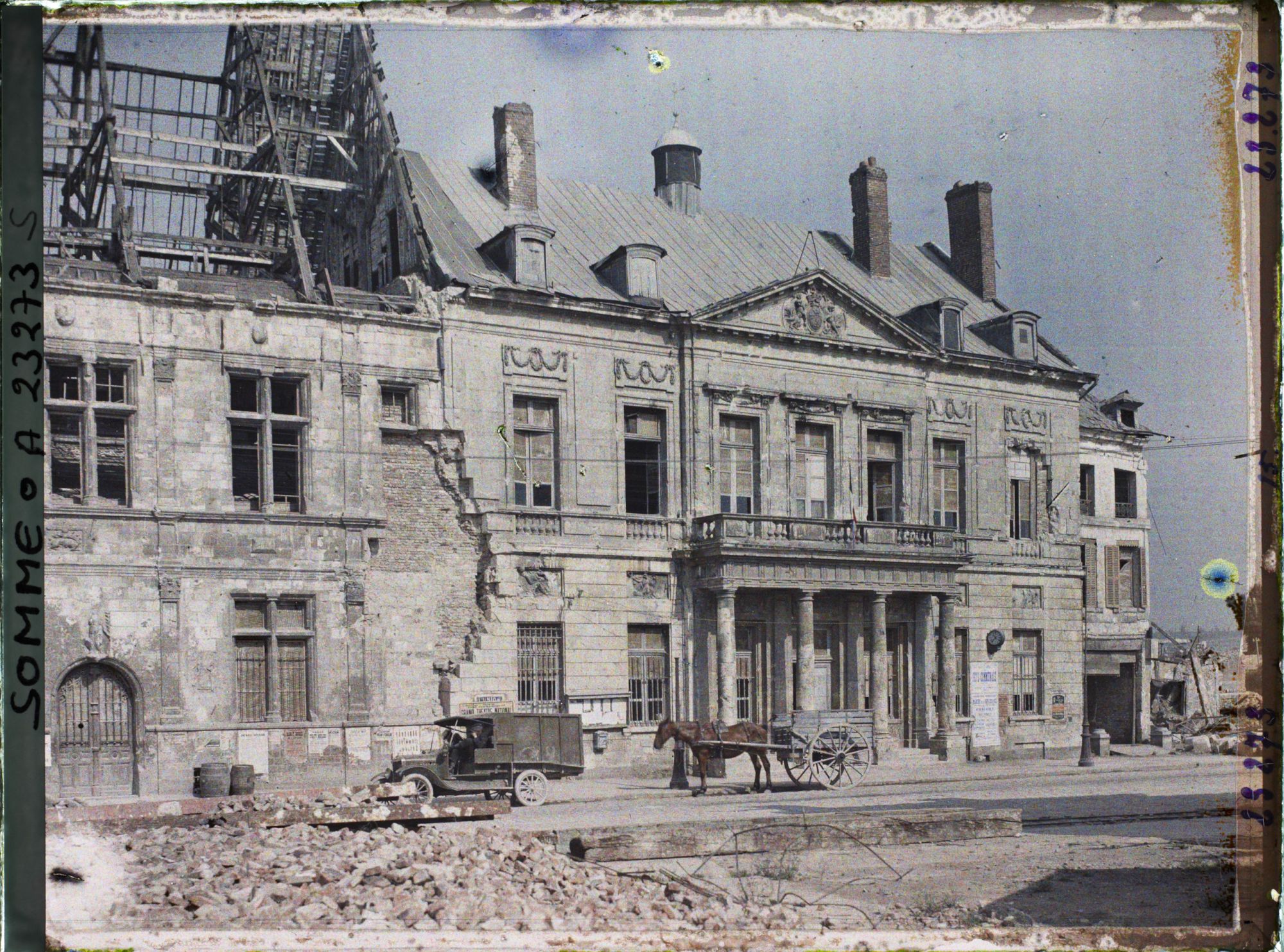 Image représentant France, Péronne, Façade de l'Hôtel de Ville