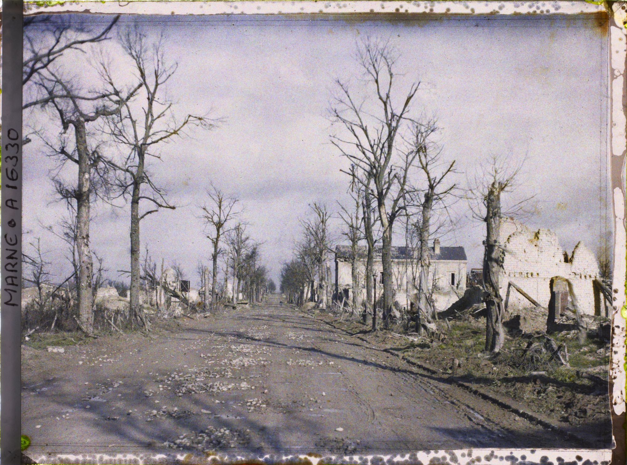 Image représentant France , Sortie de Reims (route de Laon)