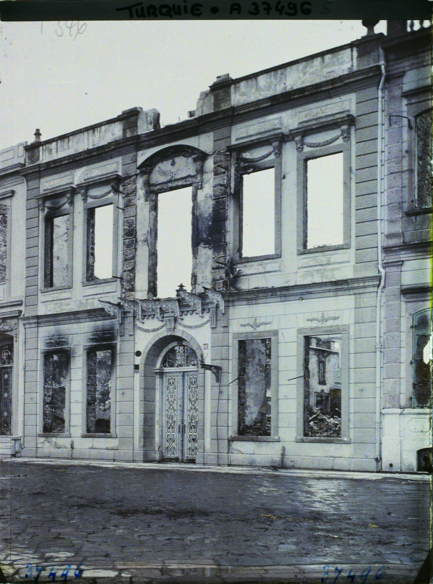 Image représentant Turquie, Smyrne, Ruines de la Banque d'Athènes