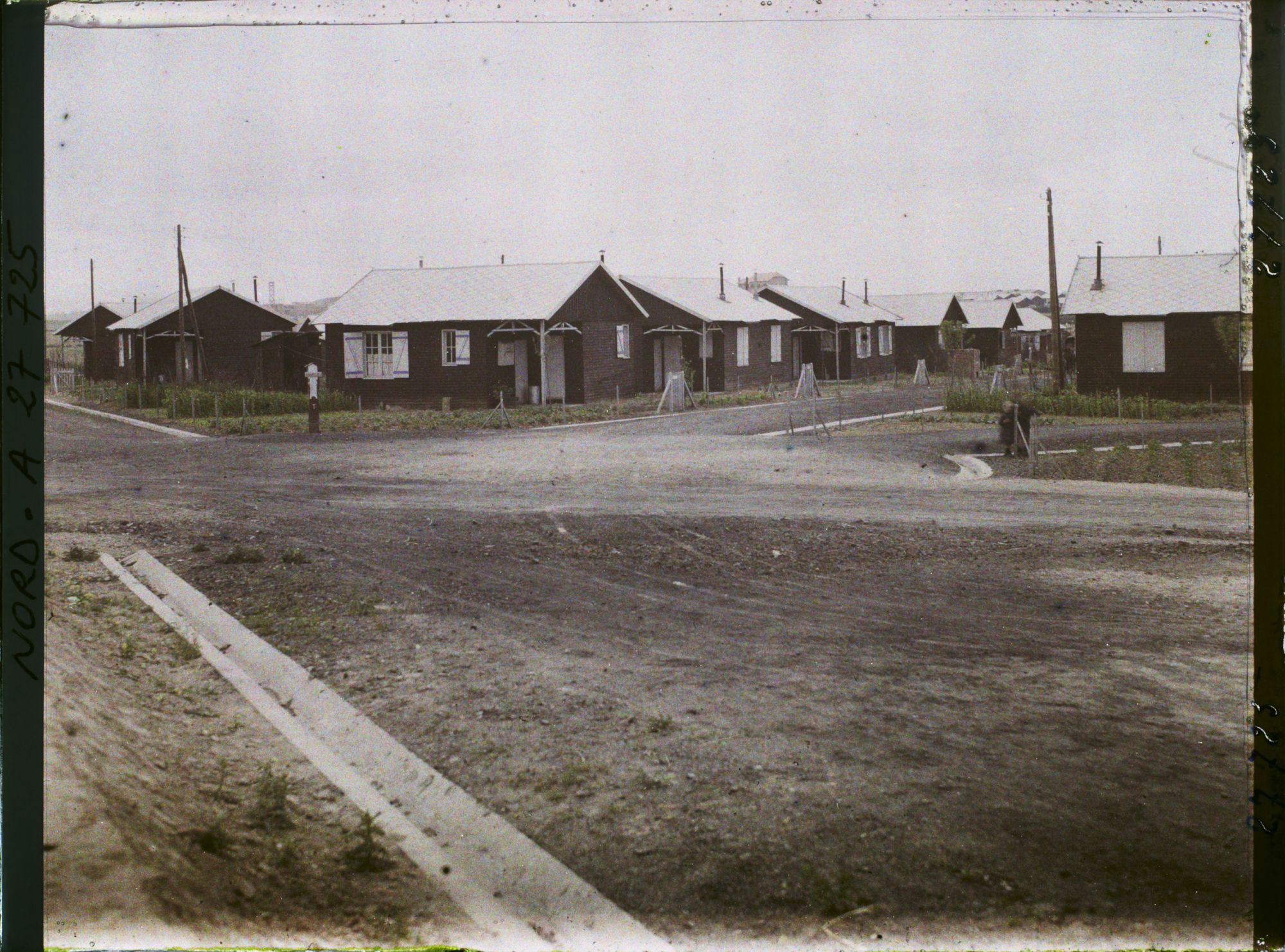 Image représentant France, Aulnoye, Cité N° 2 Une future place