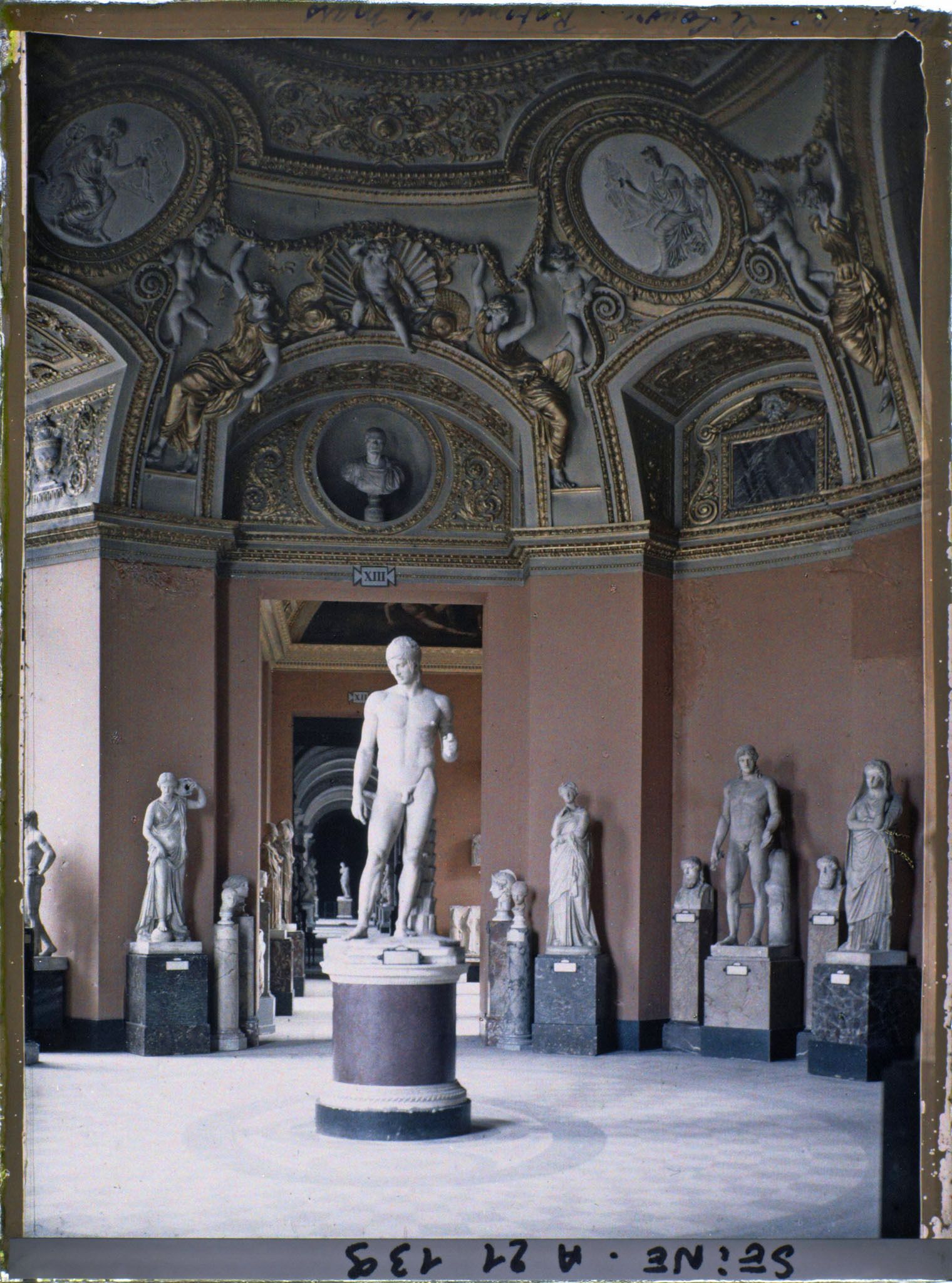 Image représentant La rotonde de Mars, musée du Louvre