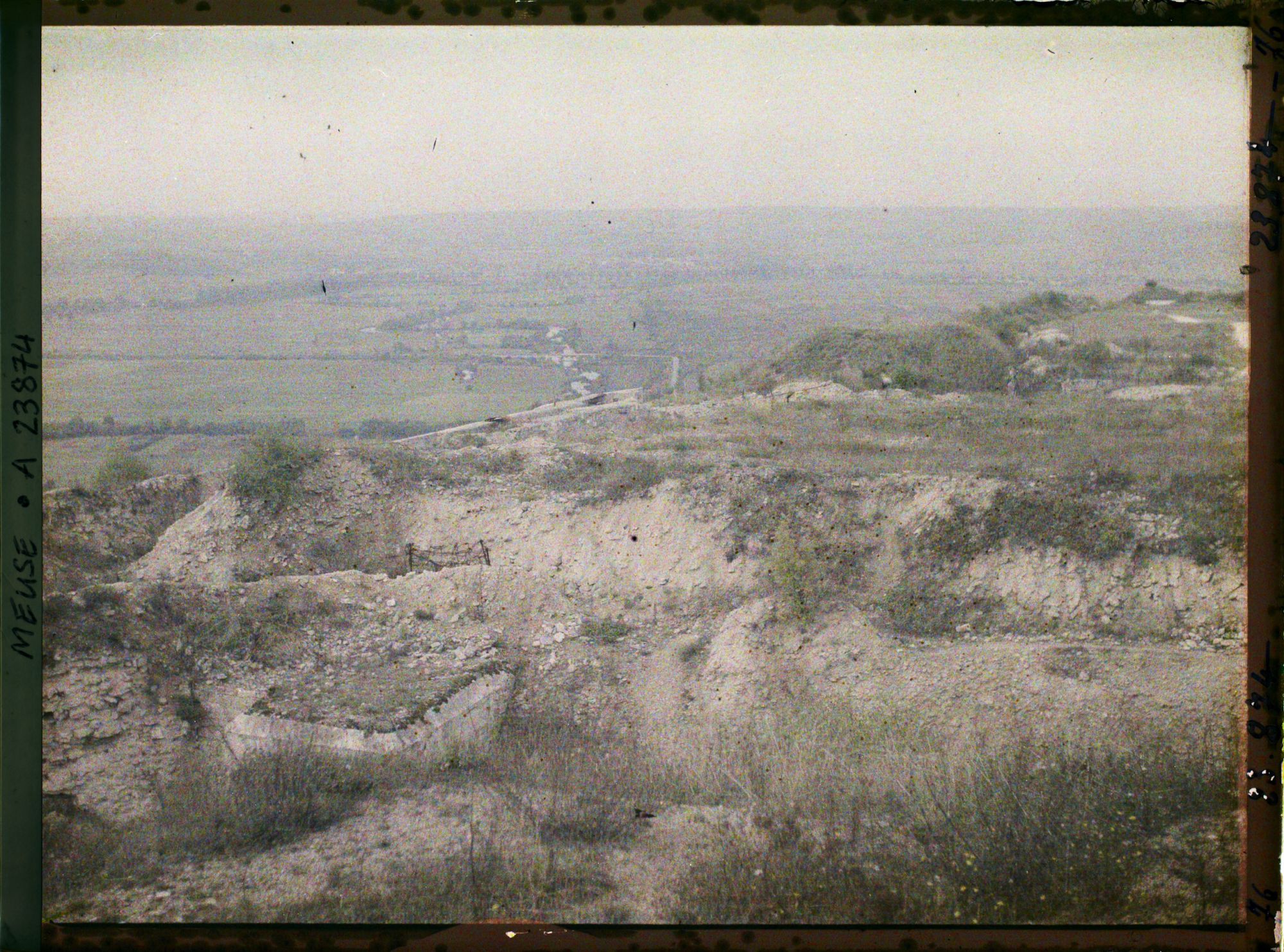 Image représentant France, St Mihiel, Fort du Camp des Romains : Vue prise du fort vers l'Ouest