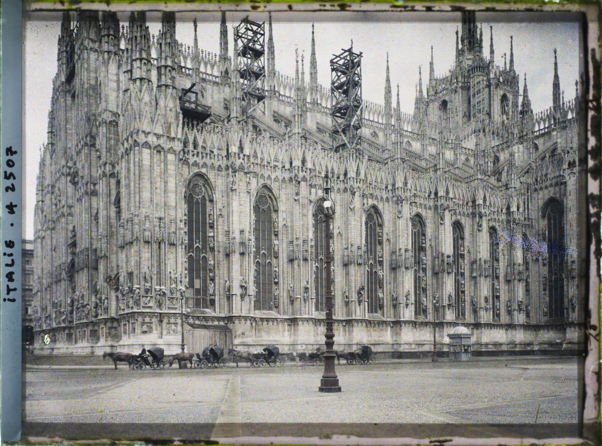 Image représentant Il Duomo, la façade sud de la cathédrale de la Nativité-de-la-Sainte-Vierge