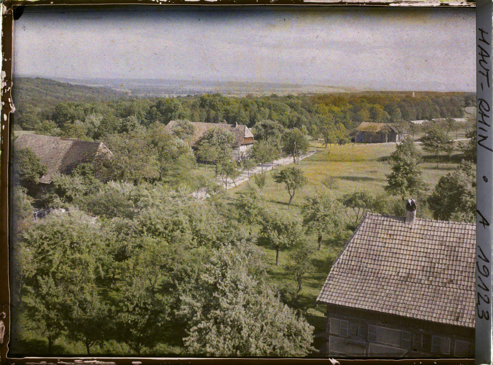 Image représentant France, Vue prise du clocher de St Cosme vers Dannemarie, au fond, les monts du Jura