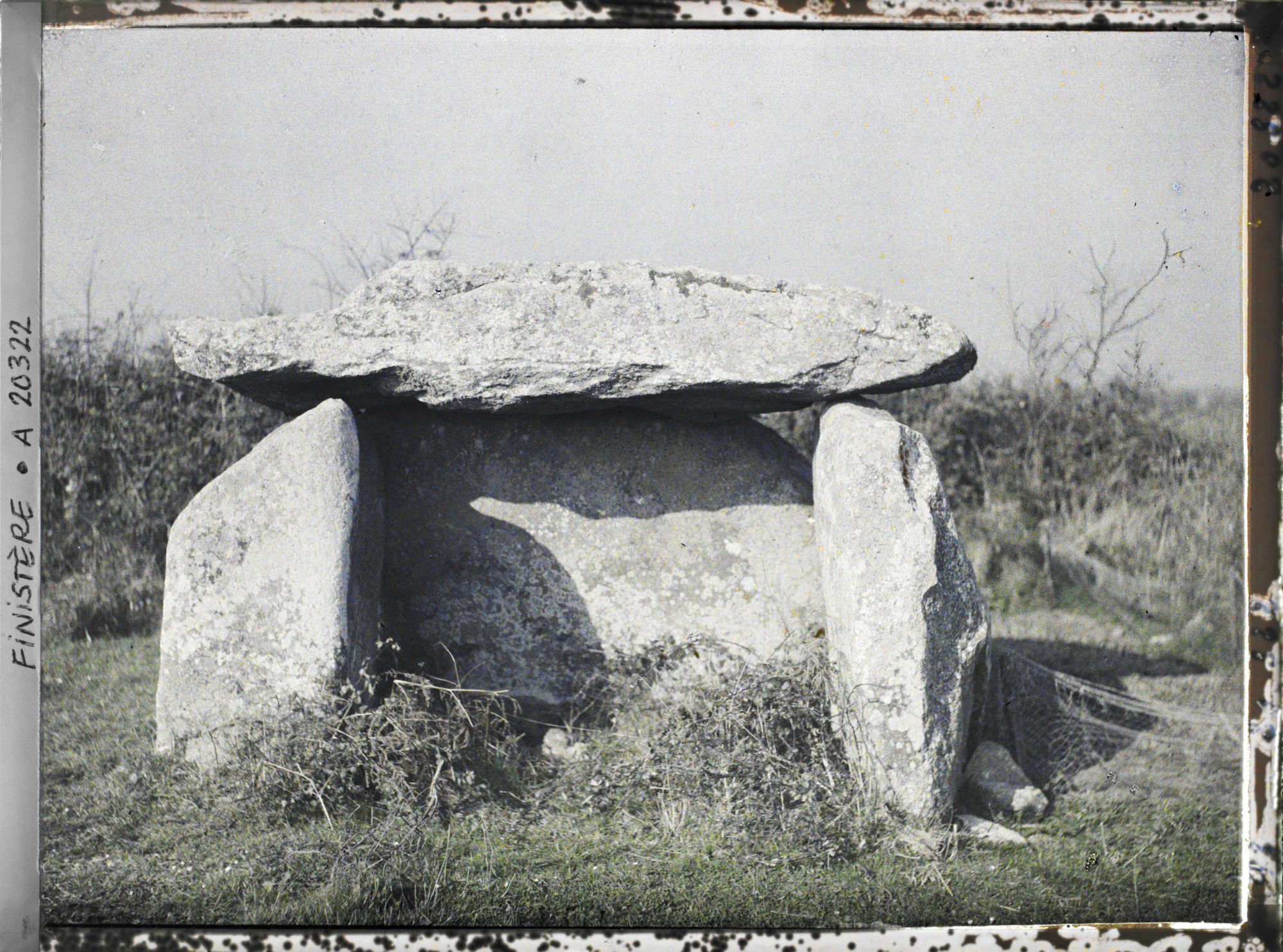 Image représentant Le dolmen de Menez-Lann-Du