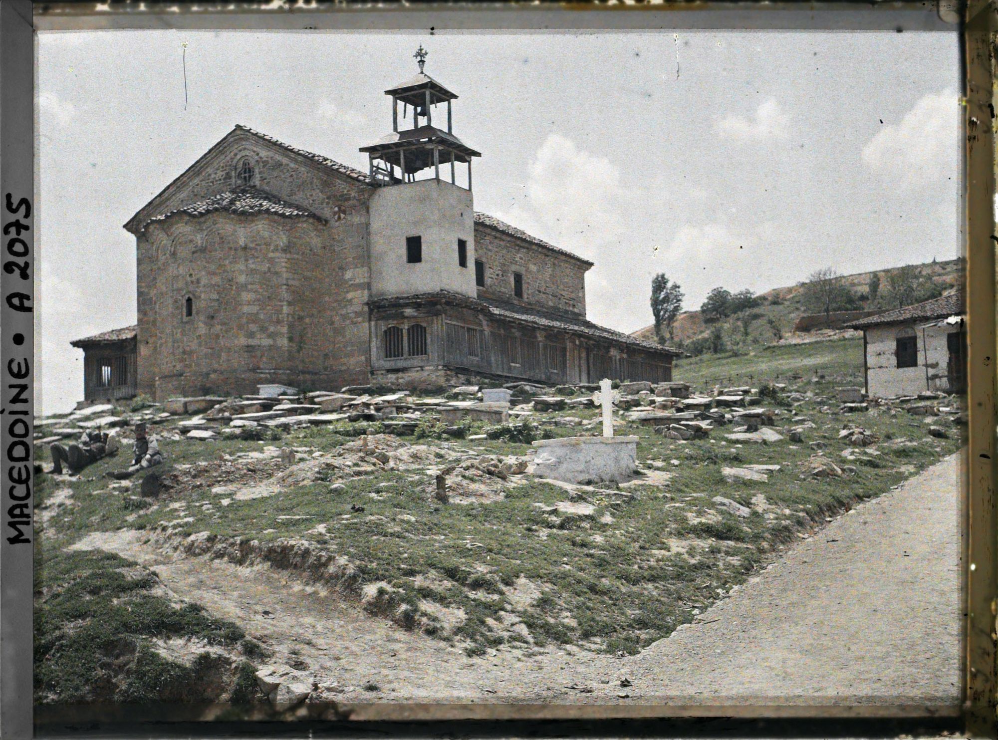 Image représentant L'Eglise de Rezna avec son clocher neuf