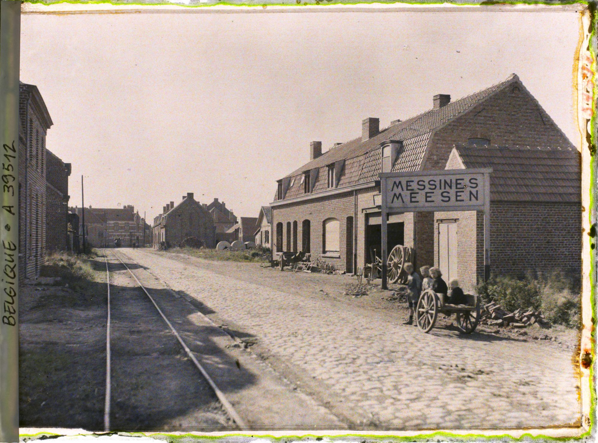 Image représentant Belgique, Messines, Entrée du Village