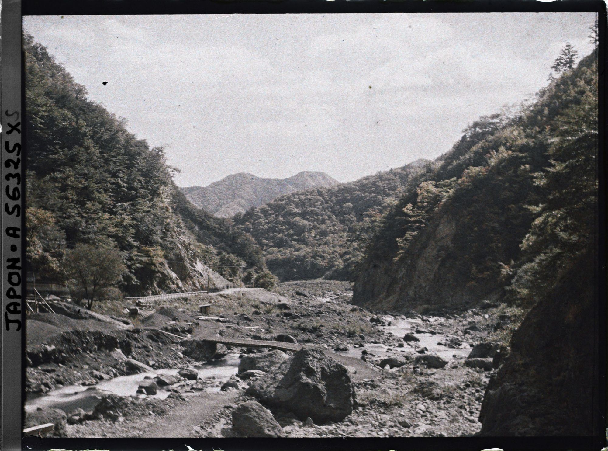 Image représentant La vallée de la Daiyagawa près d'Umagaeshi